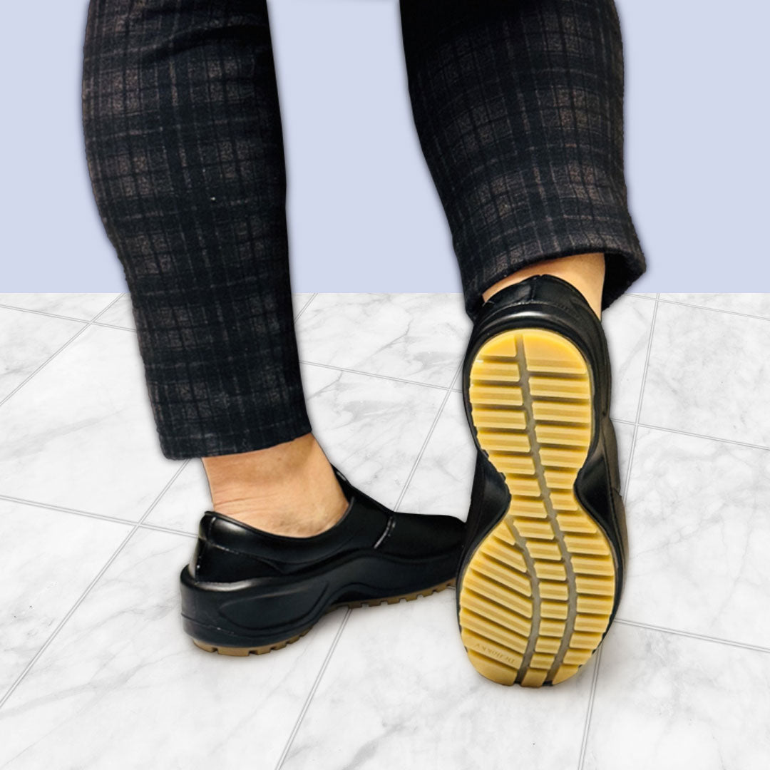 Chefmate Non-Slip Black Kitchen Shoes for Chefs & Restaurant Workers - Comfortable Anti-Skid Work Shoes for Cooking, Baking & Food Service