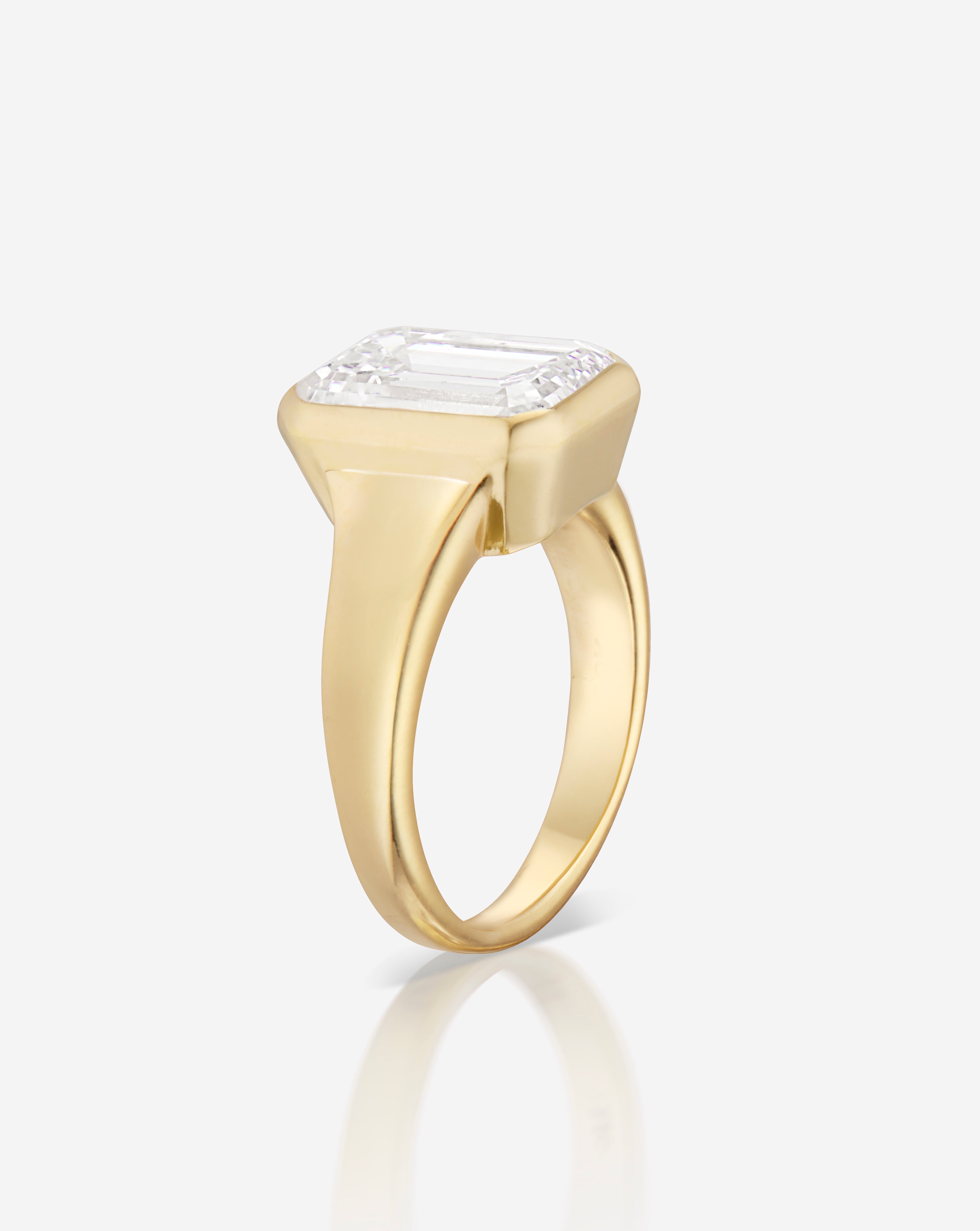 4.03 Carat Lab-Grown Emerald Paragon Bezel Ring - Elegant Green Gemstone Jewelry for Engagement, Wedding & Special Occasions