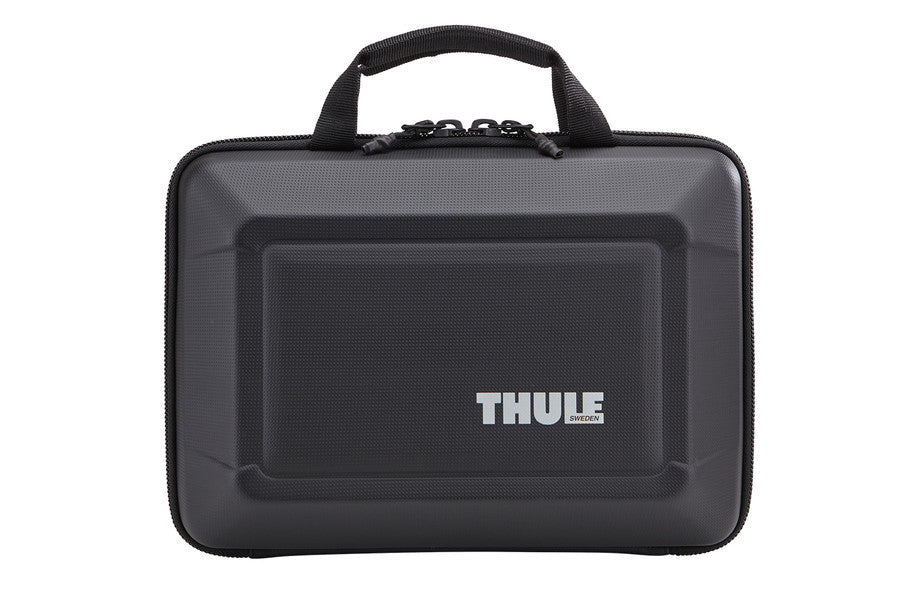 Thule Gauntlet 3.0 13-15 Inch Laptop Sleeve for MacBook Pro/Air - Waterproof Protective Case in Black - Perfect for Travel, Work & School