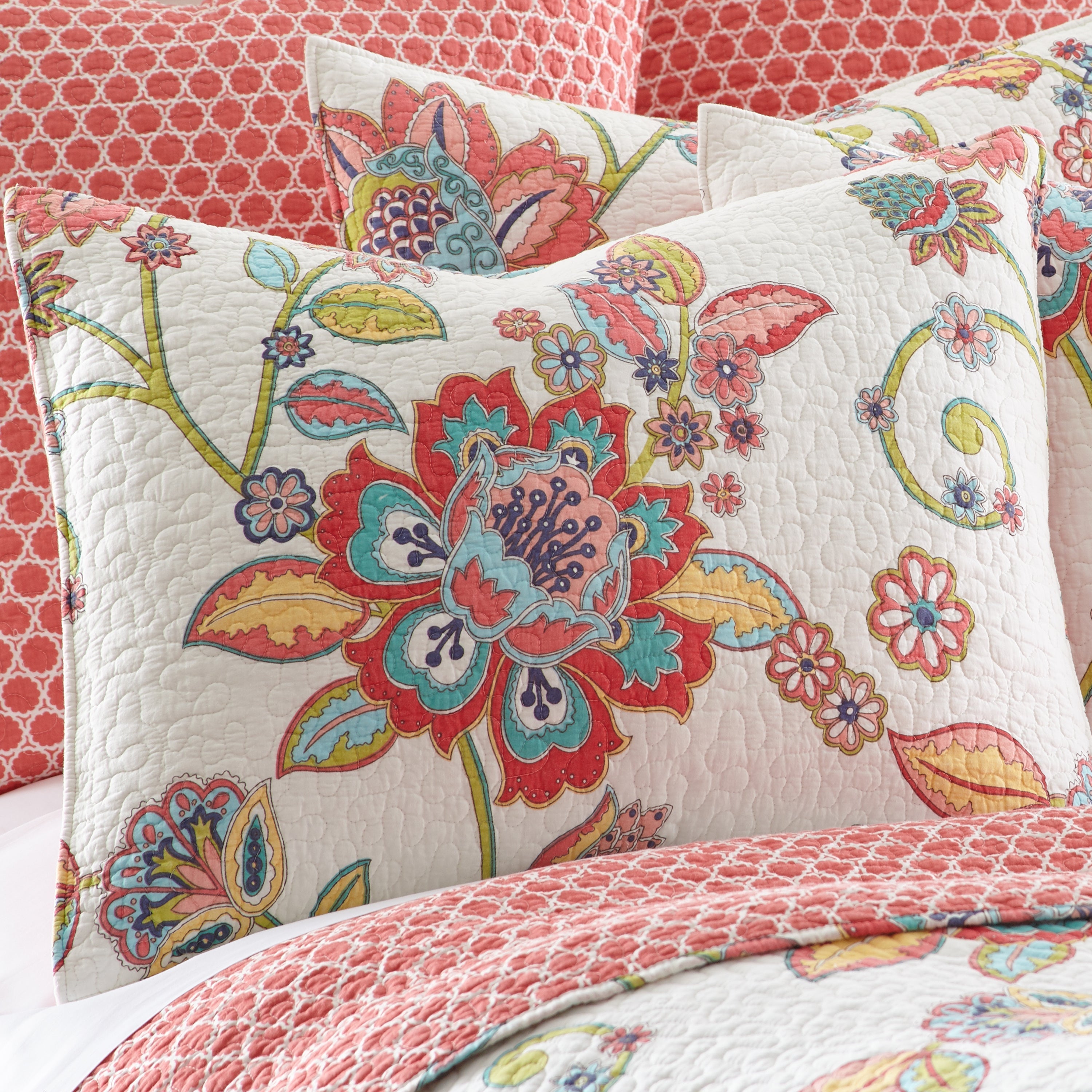 Clementine Spring Quilt Set - Queen Size Floral Bedding with Matching Pillowcases - Perfect for Guest Rooms & Cozy Bedroom Decor