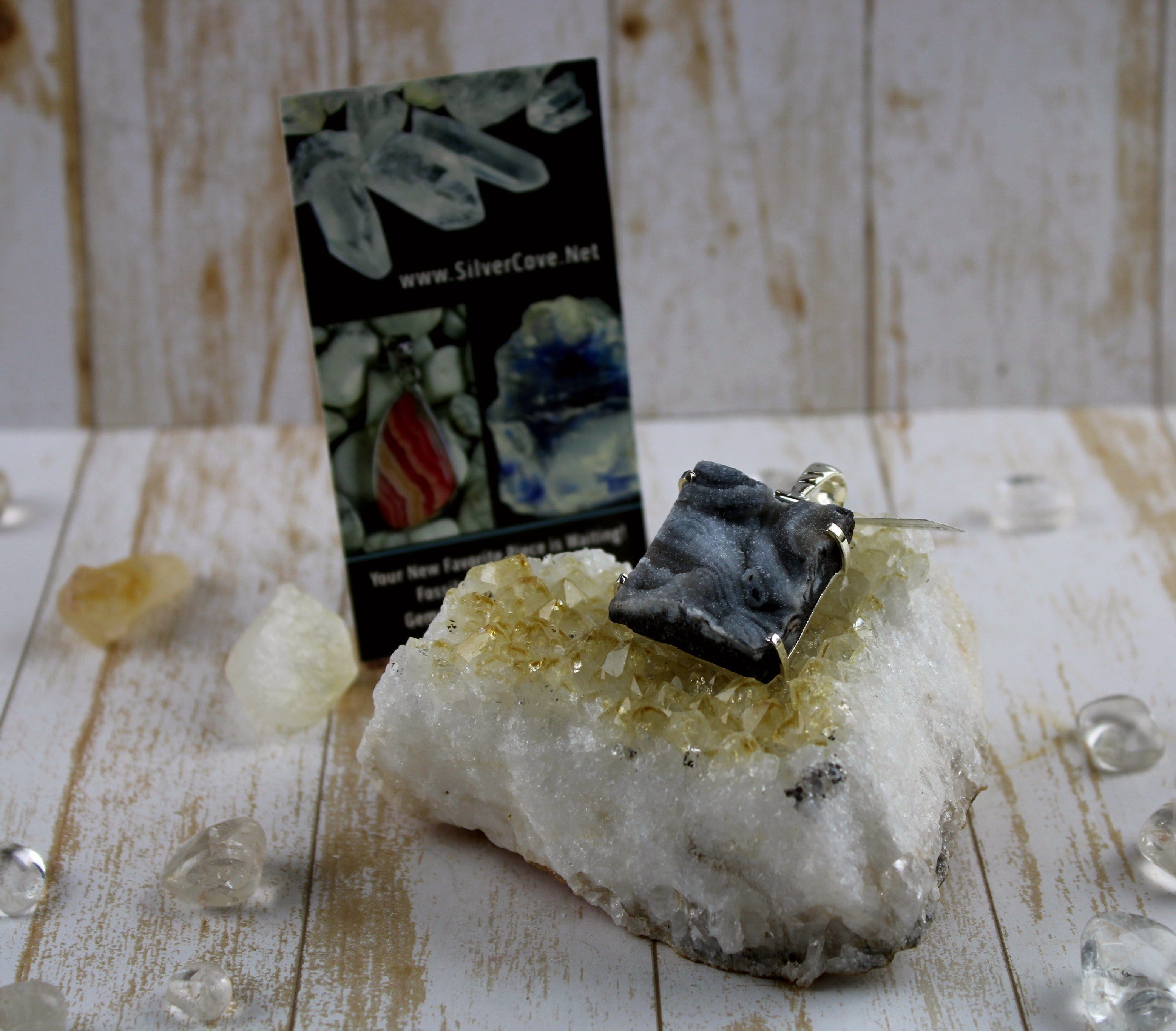 Natural Chalcedony Conchive & Quartz Druzy Pendant Necklace - Healing Crystal Jewelry for Meditation, Energy Balancing & Spiritual Gifts