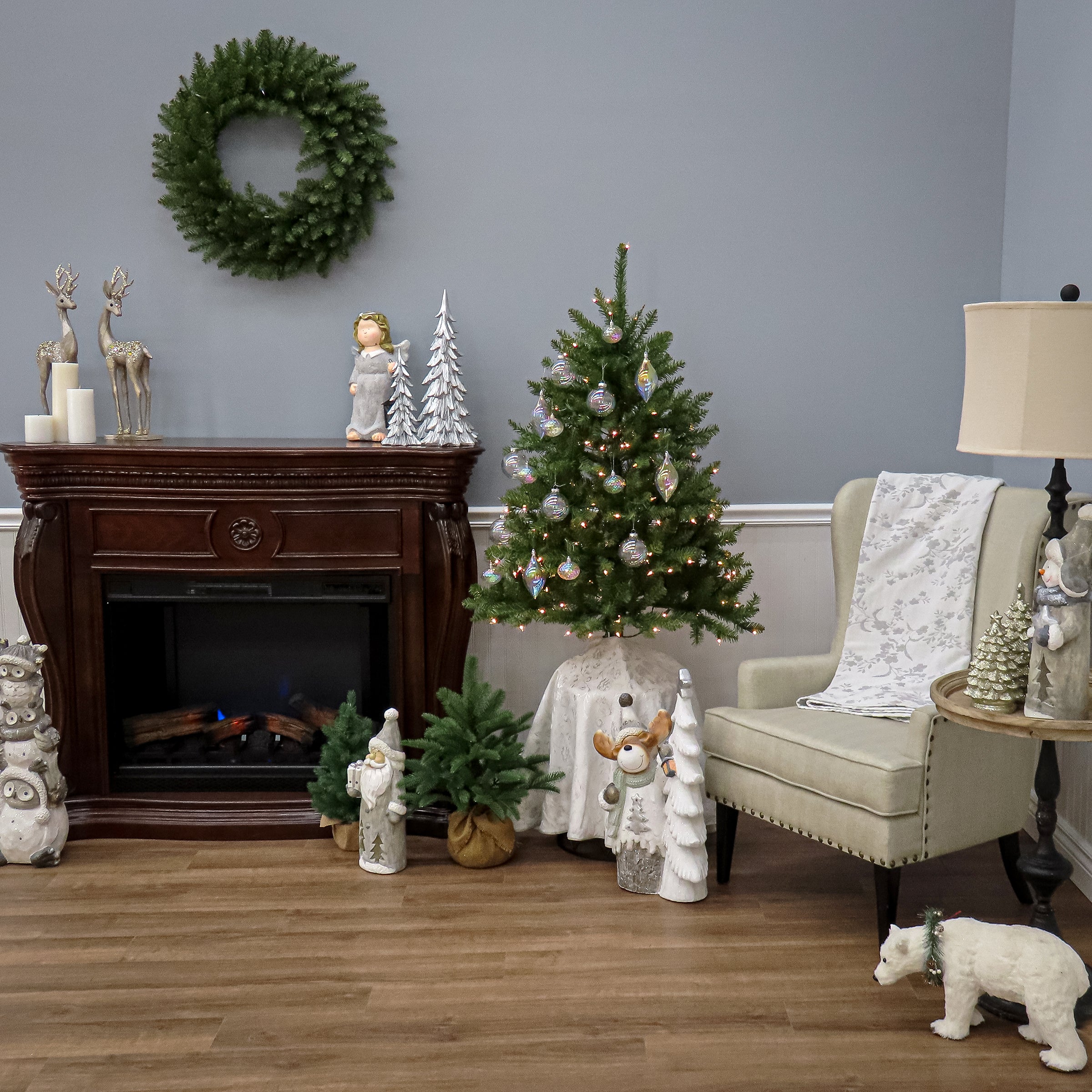 4 ft Pre-Lit Dunhill Fir Artificial Christmas Tree with Clear Lights - Perfect for Holiday Home Decor & Festive Celebrations