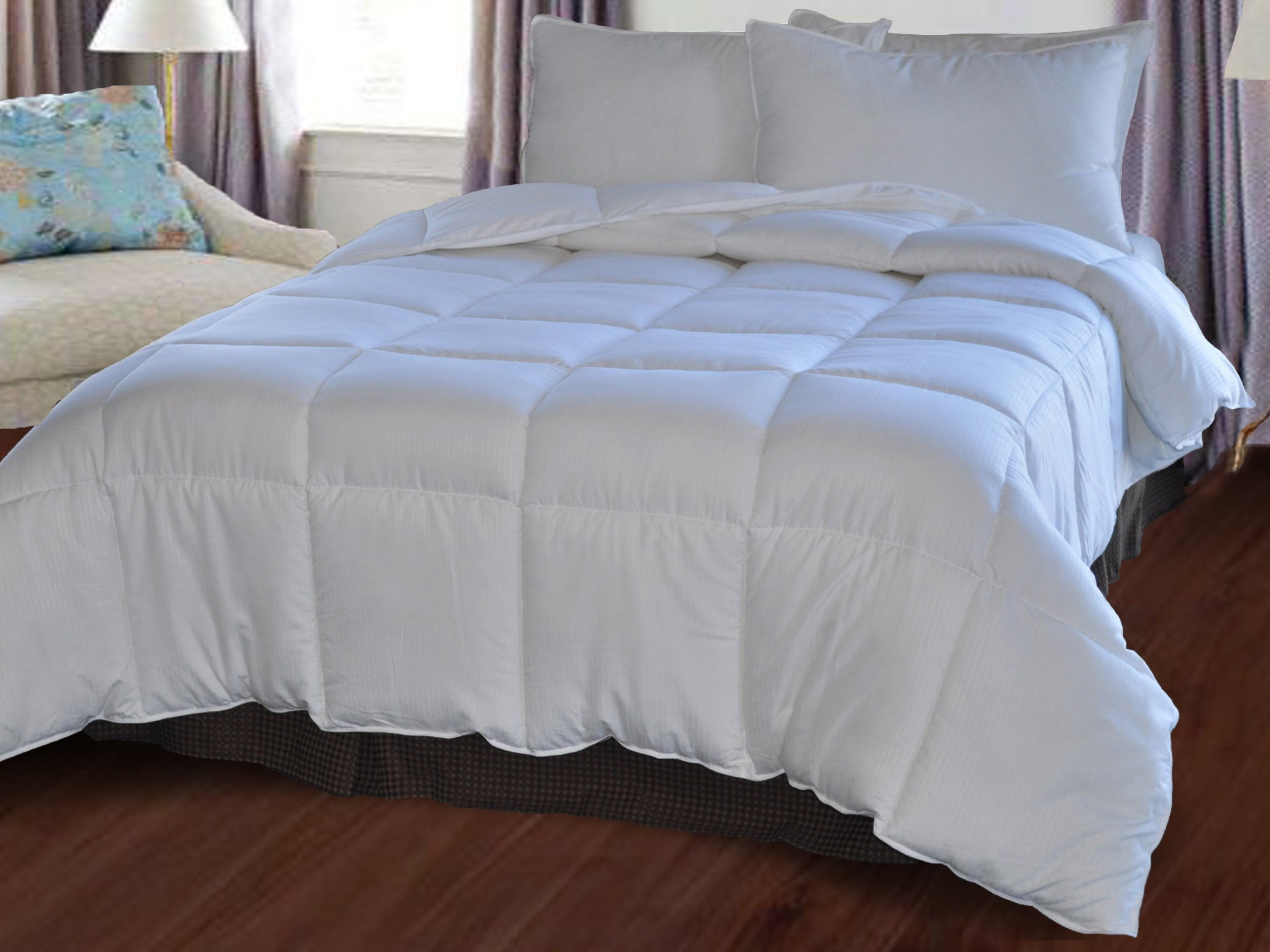 Natural Comfort White Down Alternative Comforter - Hypoallergenic Medium Weight Filled with Embossed Microfiber Shell - Full Size Bedding for All Seasons - Perfect for Master Bedroom, Guest Room & Dorm Use