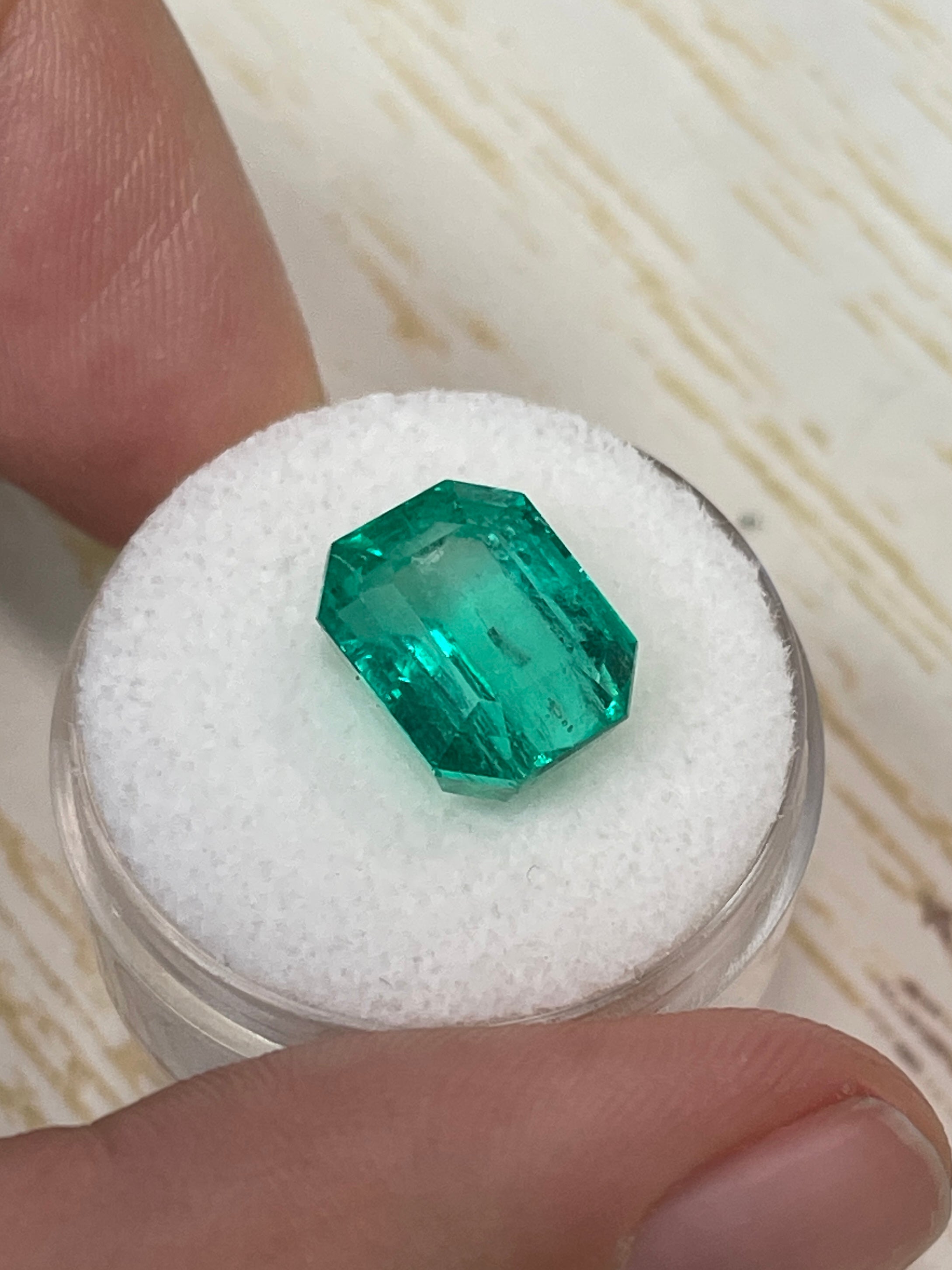 7.06 Carat 12x9.5mm Natural Colombian Emerald - Bluish Green Glowing Loose Gemstone, Emerald Cut for Jewelry Making, Engagement Rings & Luxury Gifts