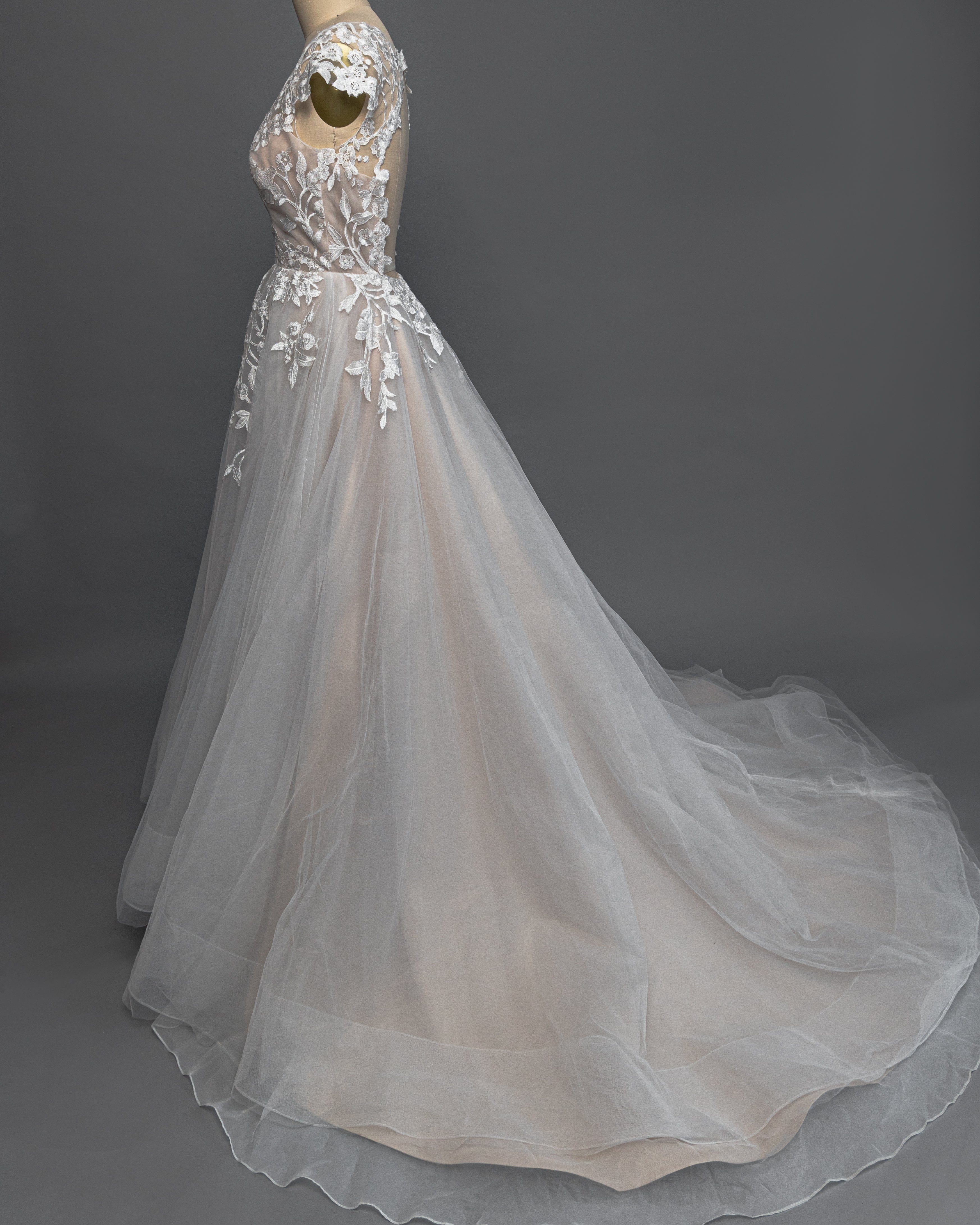 Hayley Paige Theo Blush Wedding Dress Size 12 - Elegant A-Line Gown for Brides, Bridesmaids & Formal Events