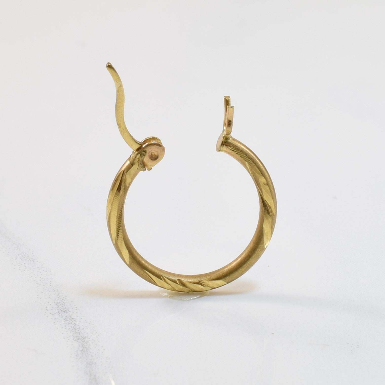 14K Yellow Gold Textured Hoop Earrings for Women - Elegant Dainty Huggie Earrings for Everyday Wear | Perfect Gift for Birthday, Anniversary & Valentine's Day