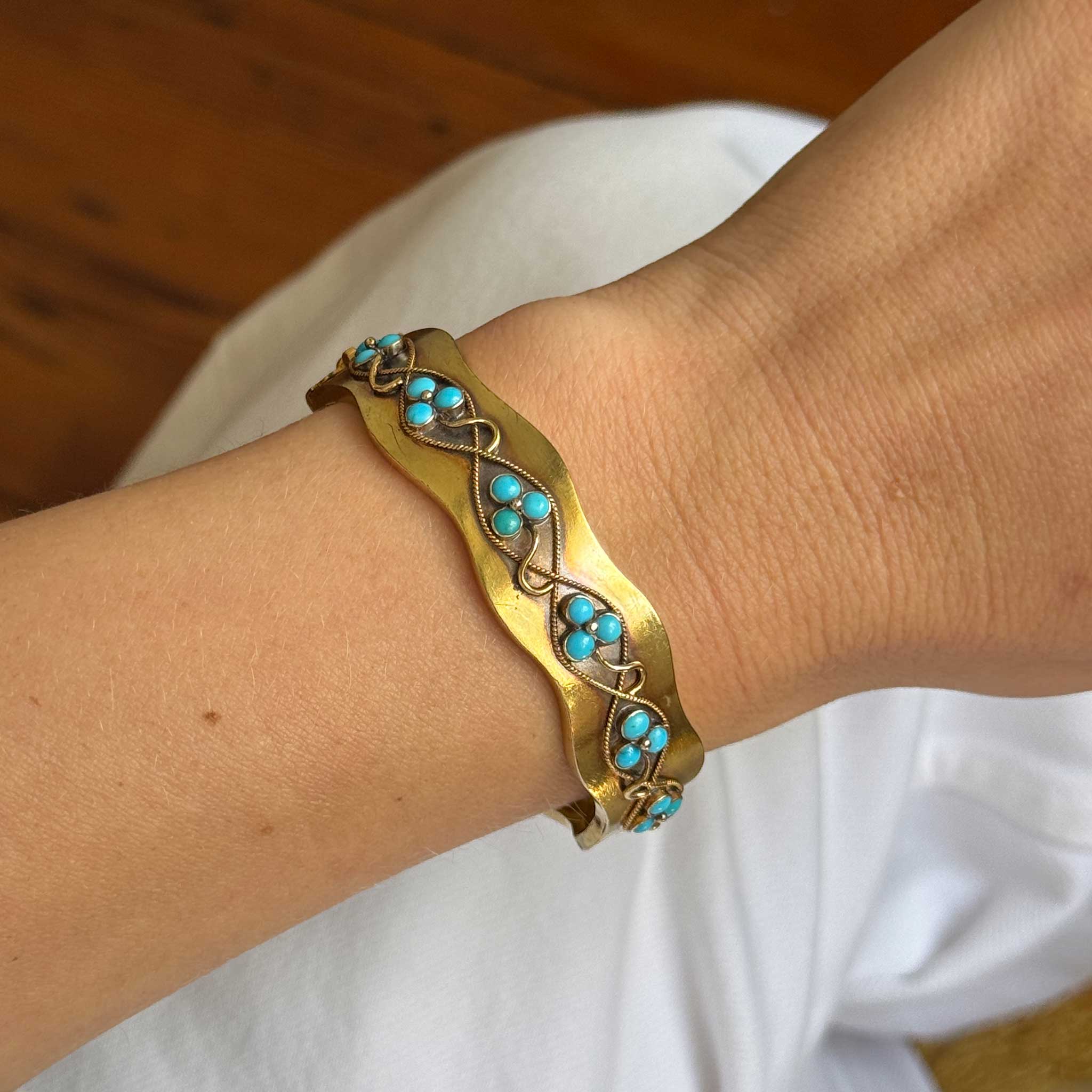 Victorian Style Turquoise Clover 14K Yellow Gold Wavy Bangle Bracelet - Elegant Jewelry for Women, Perfect Gift for Birthday, Anniversary & Special Occasions