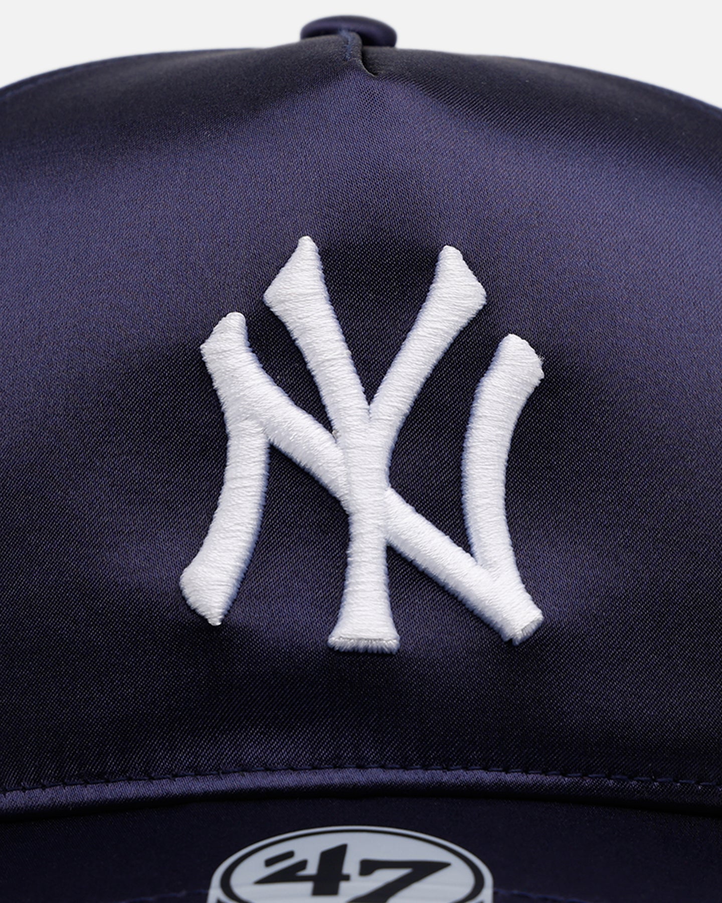 New York Yankees 'Silky Way' 47 Hitch Snapback Cap - Navy Blue Adjustable Baseball Hat for Men & Women - Perfect for Games, Streetwear & Fan Collections