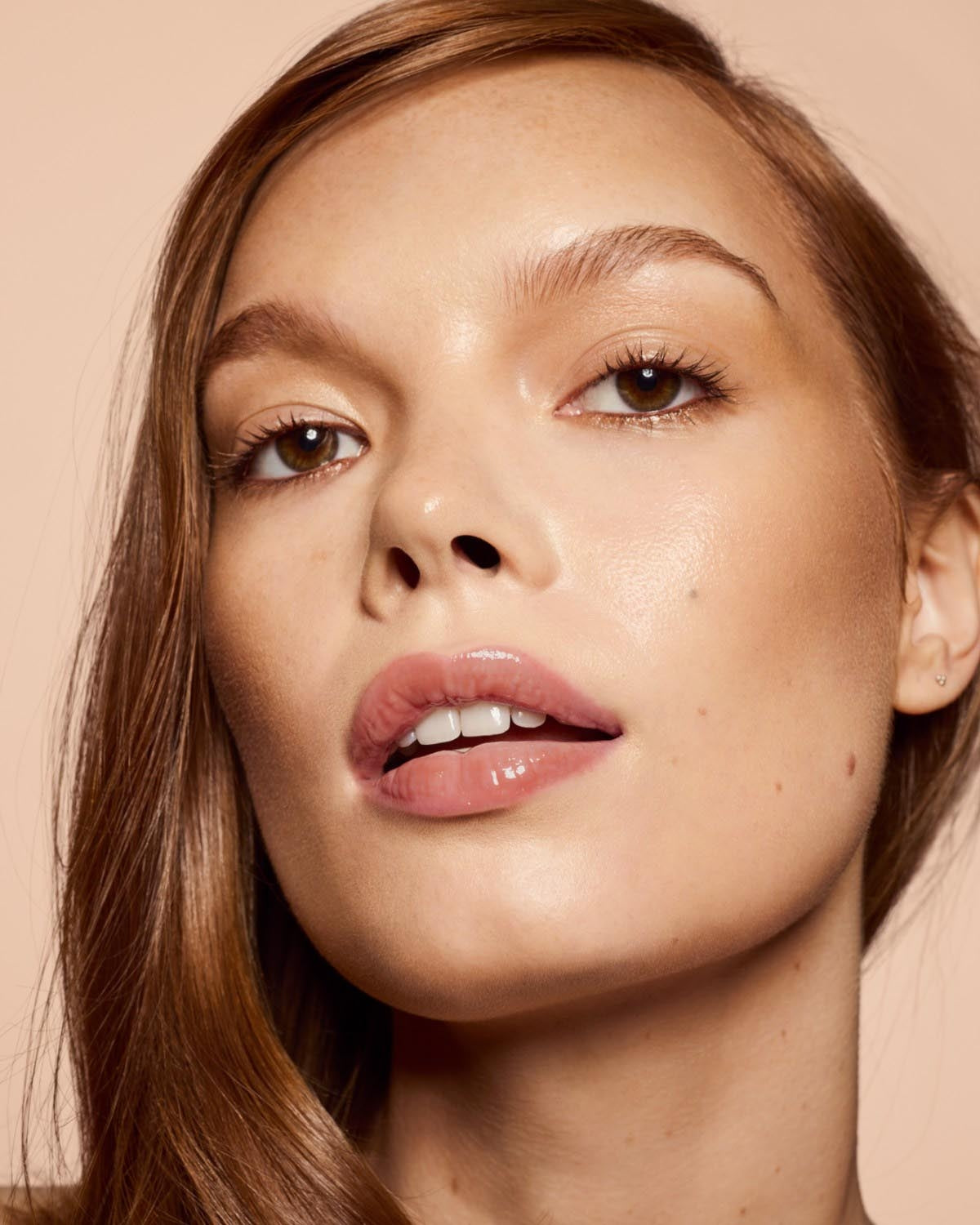 Fenty Beauty Gloss Bomb Heat Universal Lip Luminizer & Plumper - Shiny Lip Gloss with Plumping Effect, Fenty Glow Heat - Perfect for Day & Night Wear, Parties & Special Occasions