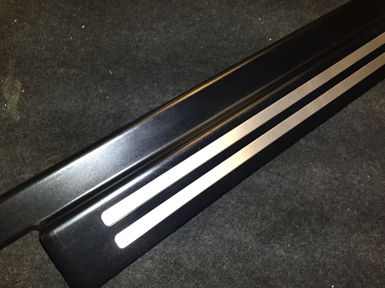 2004-2006 Audi A4 B6 Convertible Right Passenger Door Seal Molding OEM Replacement - Perfect for Weatherproofing & Noise Reduction While Driving
