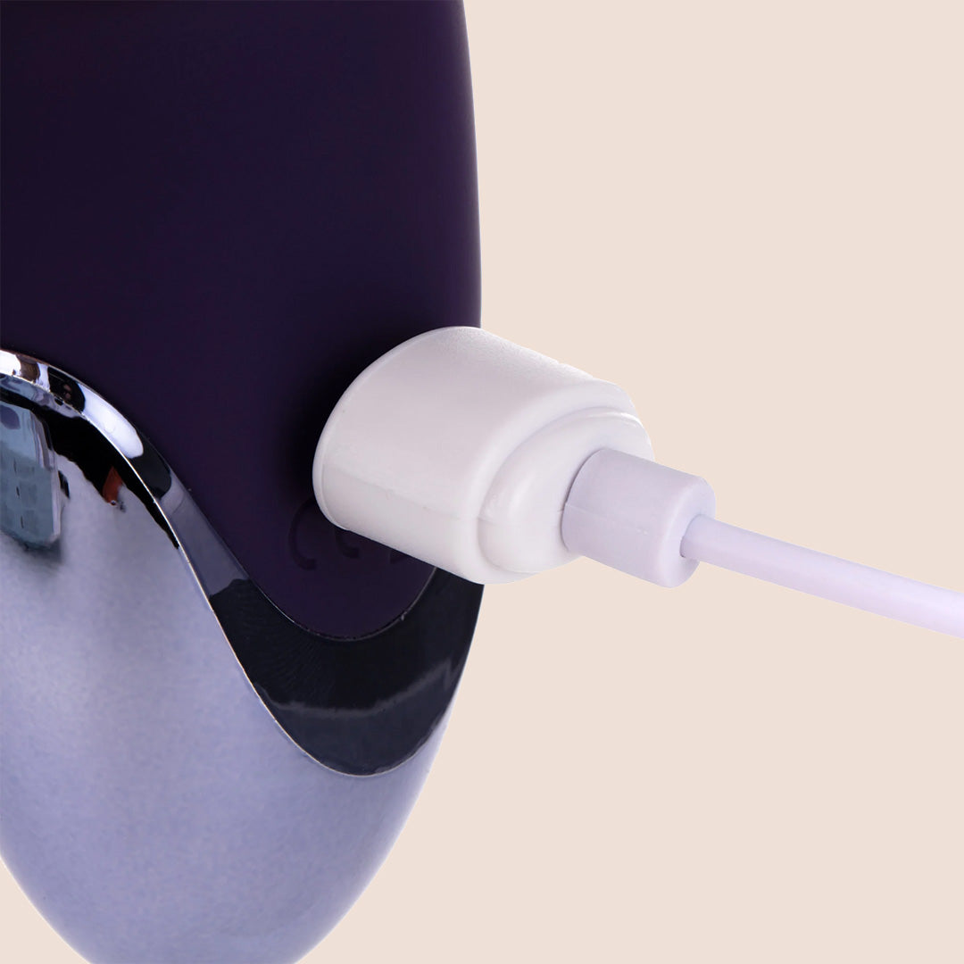 Satisfyer Lay on Purple Pleasure - Hands-Free Lay on Vibrator for Women | Clitoral Stimulation & G-Spot Massage | Perfect for Solo Play & Couples Intimacy