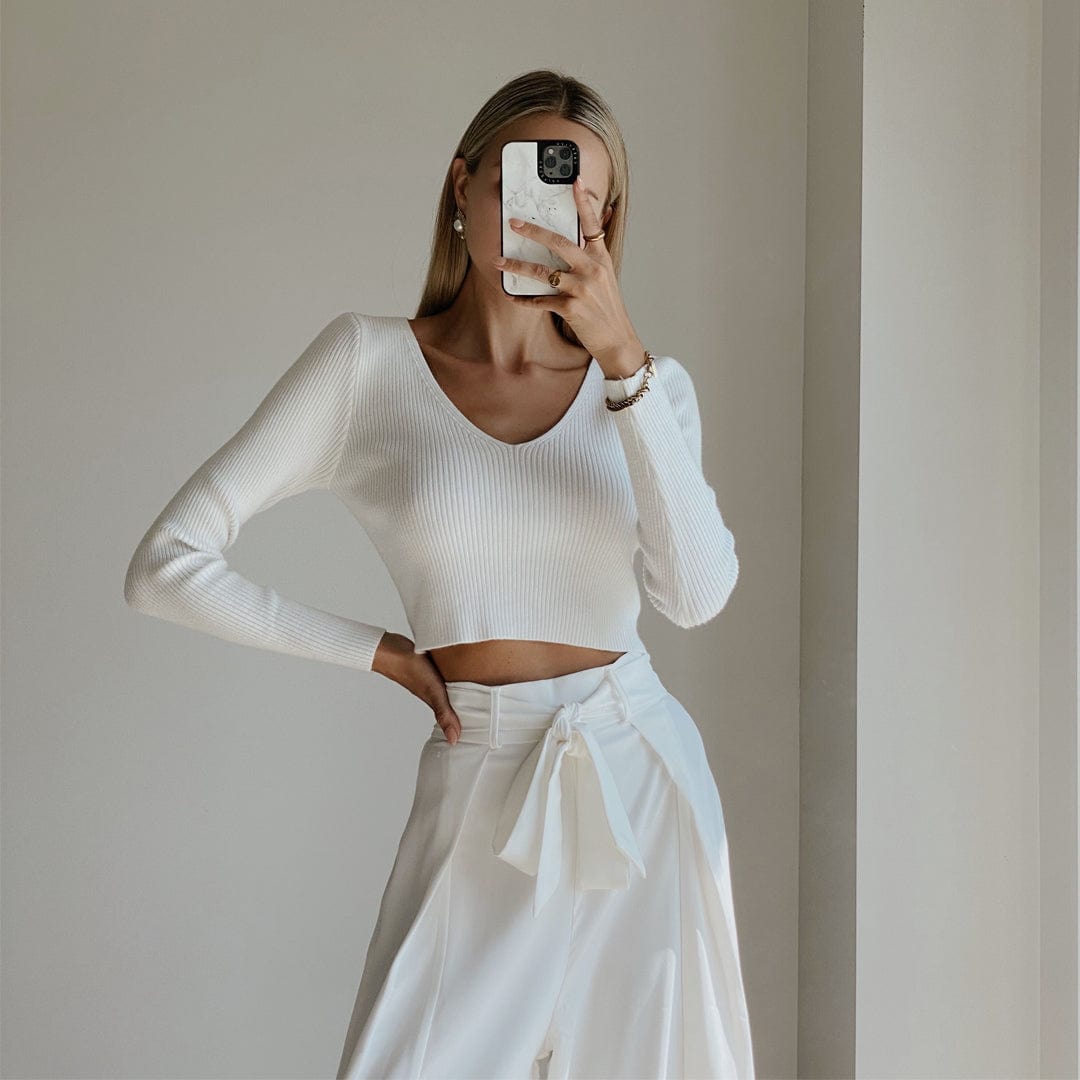 CHESSA Women's White Long Sleeve V Neck Knit Crop Top - Soft Stretchy Casual Shirt for Layering, Date Night & Fall Fashion