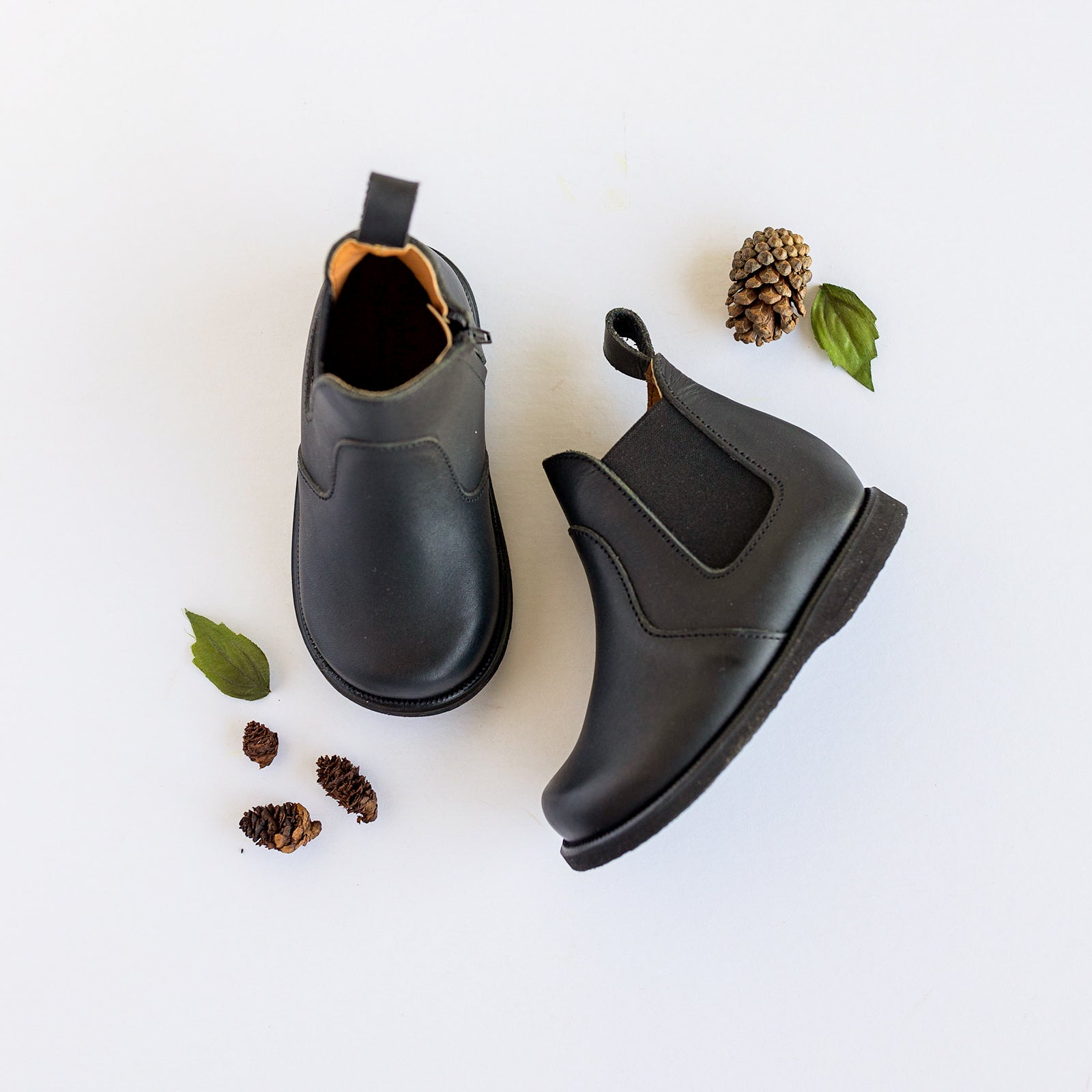 Black Viajero Kids Leather Boots - Durable & Stylish Children's Boots for Outdoor Adventures & Everyday Wear