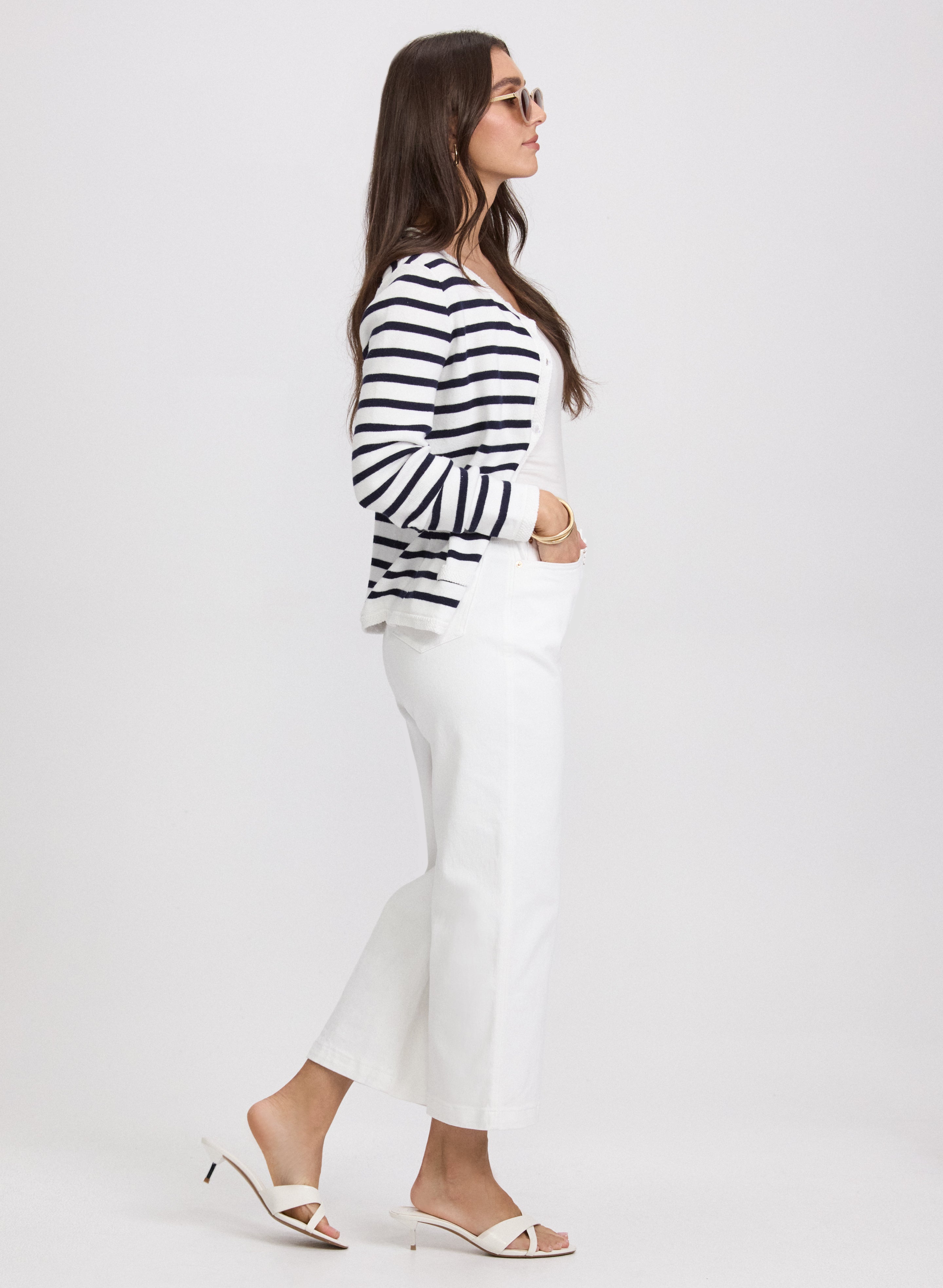 Women's High Waisted Cropped Flare Jeans - Stretchy Denim Pants for Casual Outfits & Retro Style | Perfect for Date Night, Office Wear & Weekend Looks