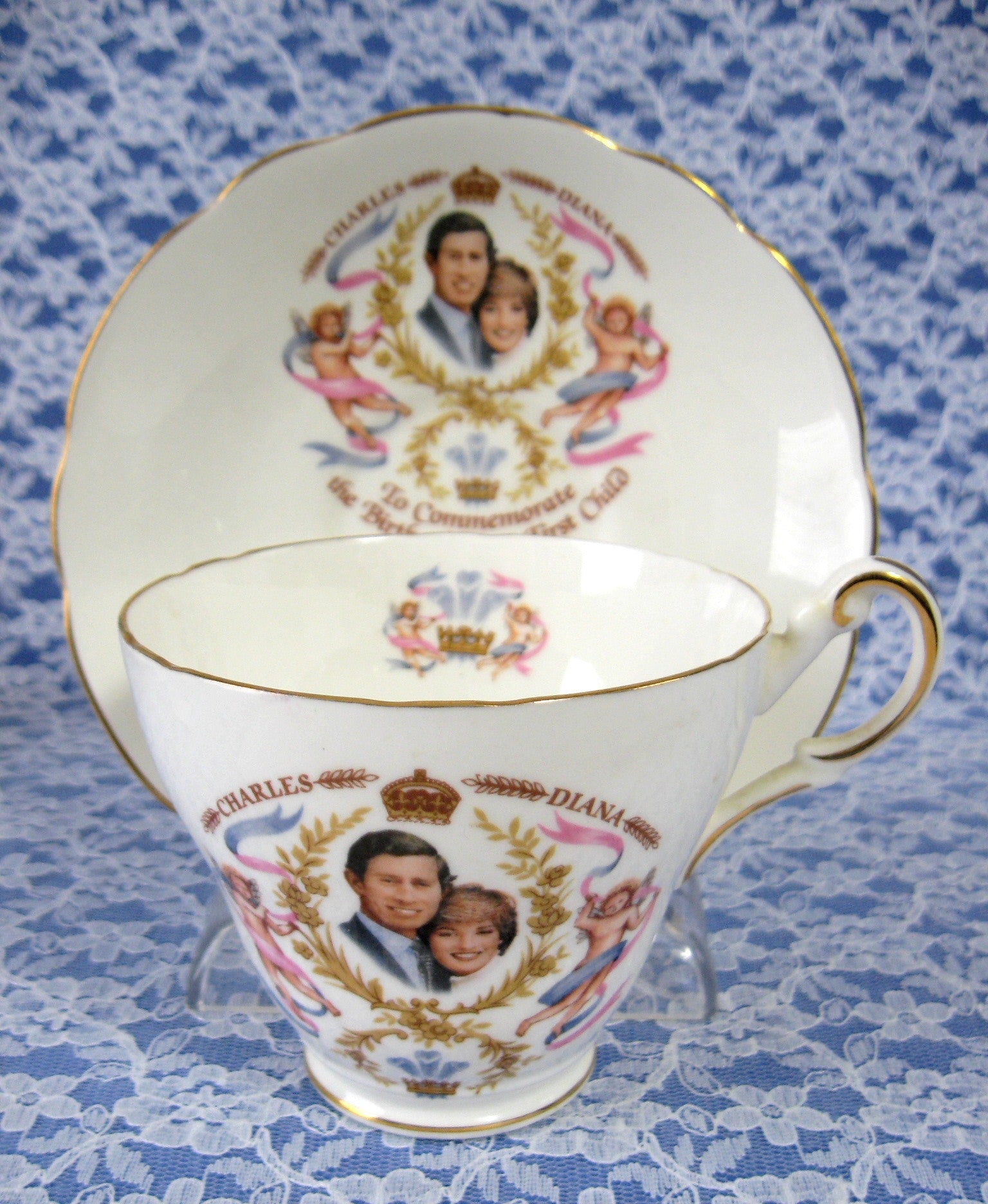 Royal Commemorative Teacup and Saucer Set - Prince William Birth 1982, Bone China, Elegant Gift for Tea Lovers, Collectors & Royal Memorabilia Enthusiasts - Perfect for Afternoon Tea, Special Occasions & Royal-Themed Events