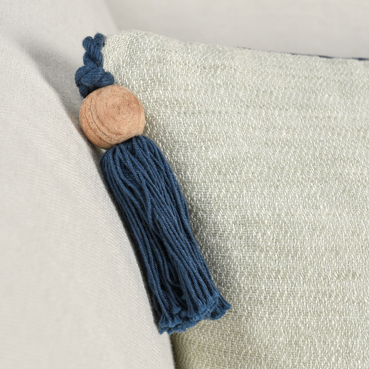 Boardwalk BW Sherry Pillow - Soft & Supportive Decorative Throw Pillow for Couch, Bed, Sofa - Perfect for Living Room, Bedroom, or Nursery Decor