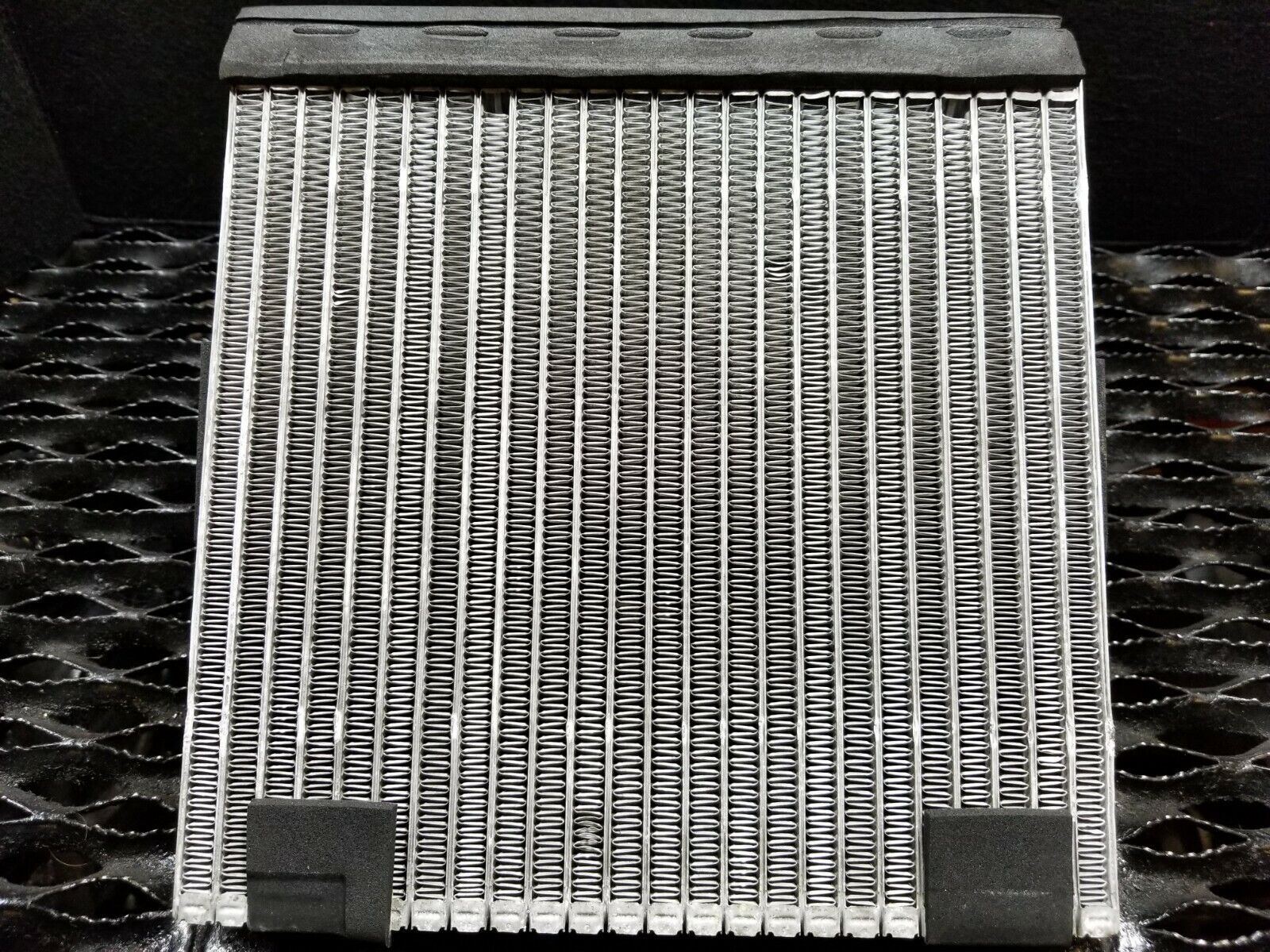 04 05 06 07 Infiniti QX56 AC Evaporator Core Replacement - OEM Quality Auto Air Conditioning Part for Cool Driving Comfort