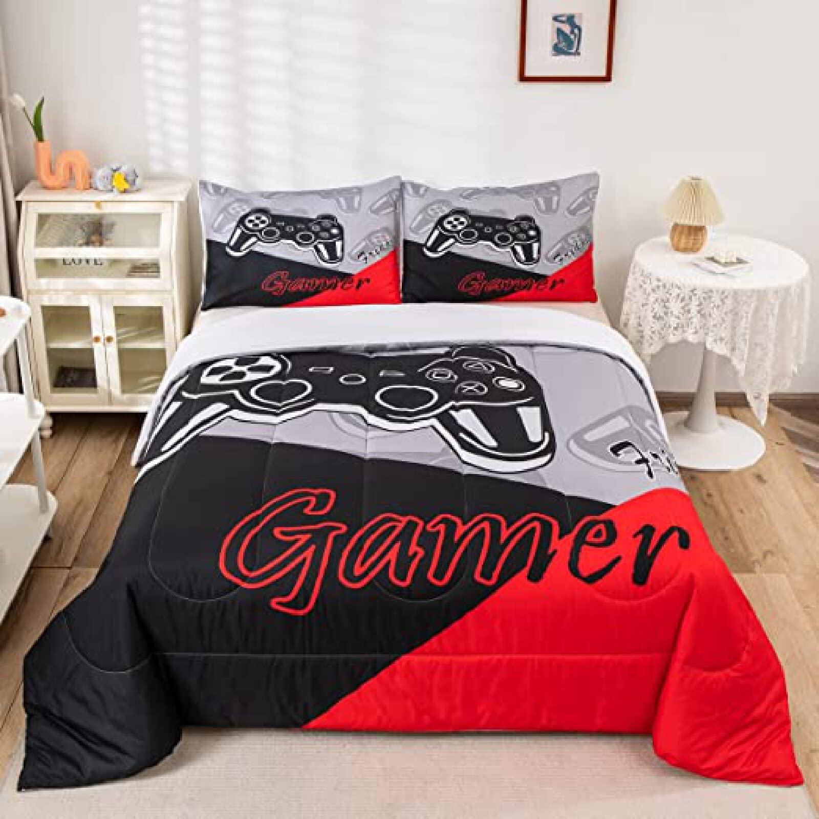 EANSSN Gaming Comforter Set for Boys & Teens - Queen Size 3-Piece Video Game Controller Bedding (1 Comforter + 2 Pillowcases) - Soft Down Alternative - Perfect for Gaming Rooms, Teen Bedrooms & Dorm Decor