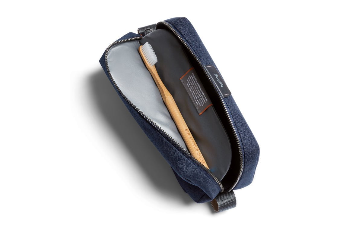 Bellroy Premium Travel Toiletry Bag - Water-Resistant & Compact Organizer for Men & Women | Perfect for Air Travel, Gym, Camping & Weekend Getaways
