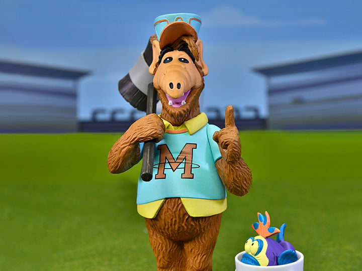 ALF Toony Classics Gordon Shumway Action Figure with Mallet, Fish & Bucket - Collectible 80s TV Show Character Toy for Fans & Nostalgia Lovers | Perfect for Display, Gifts & Pop Culture Collections