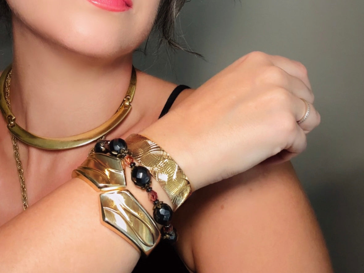 Vintage Gold Cuff Bracelet - Classic 1970s Textured Etched Bangle for Women, Retro Stackable Layered Bracelet for Boho Chic & Everyday Wear