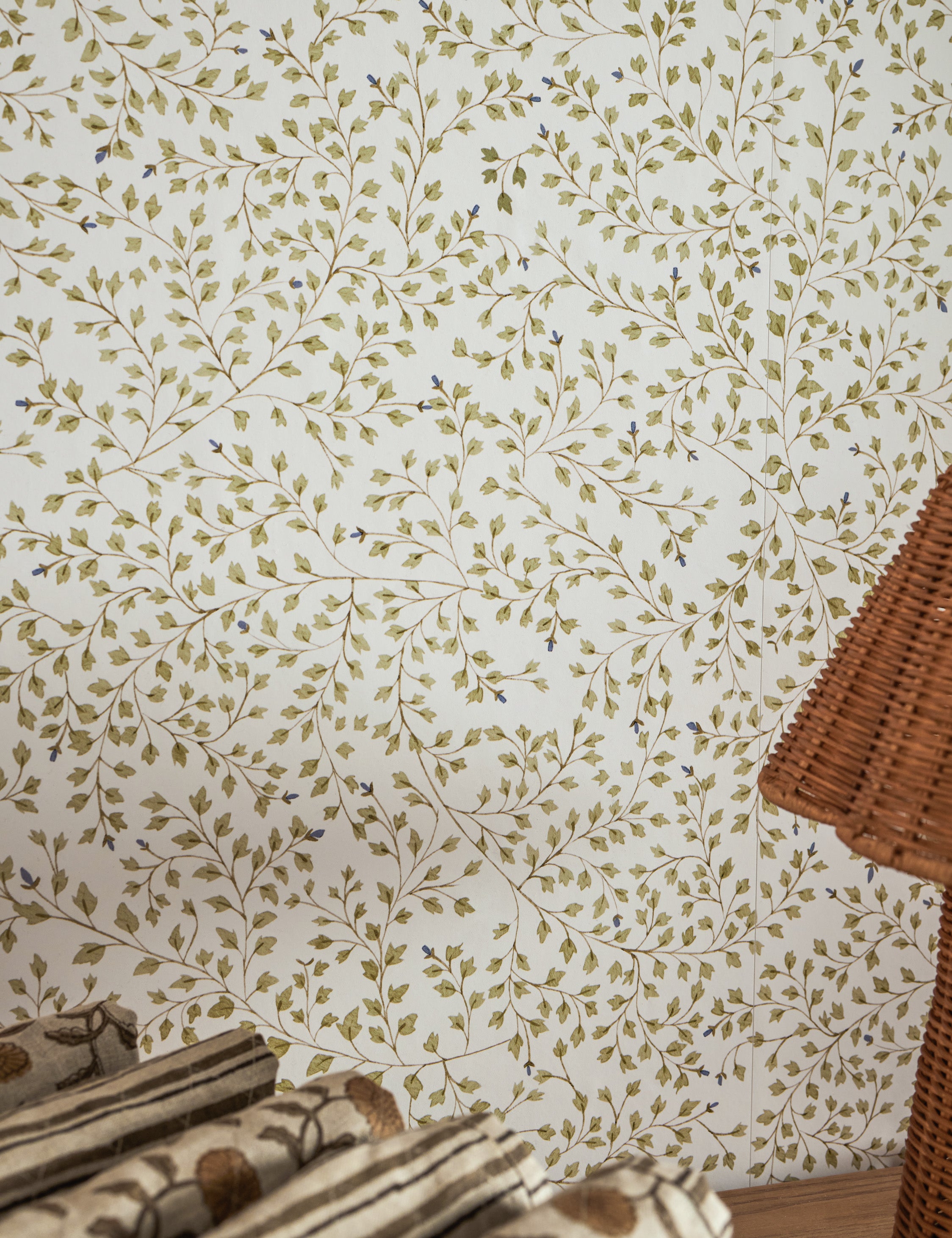 Rylee + Cru Dainty Leaves Wallpaper - Botanical Peel and Stick Wallpaper for Nursery, Bedroom & Home Decor | Easy to Apply & Remove