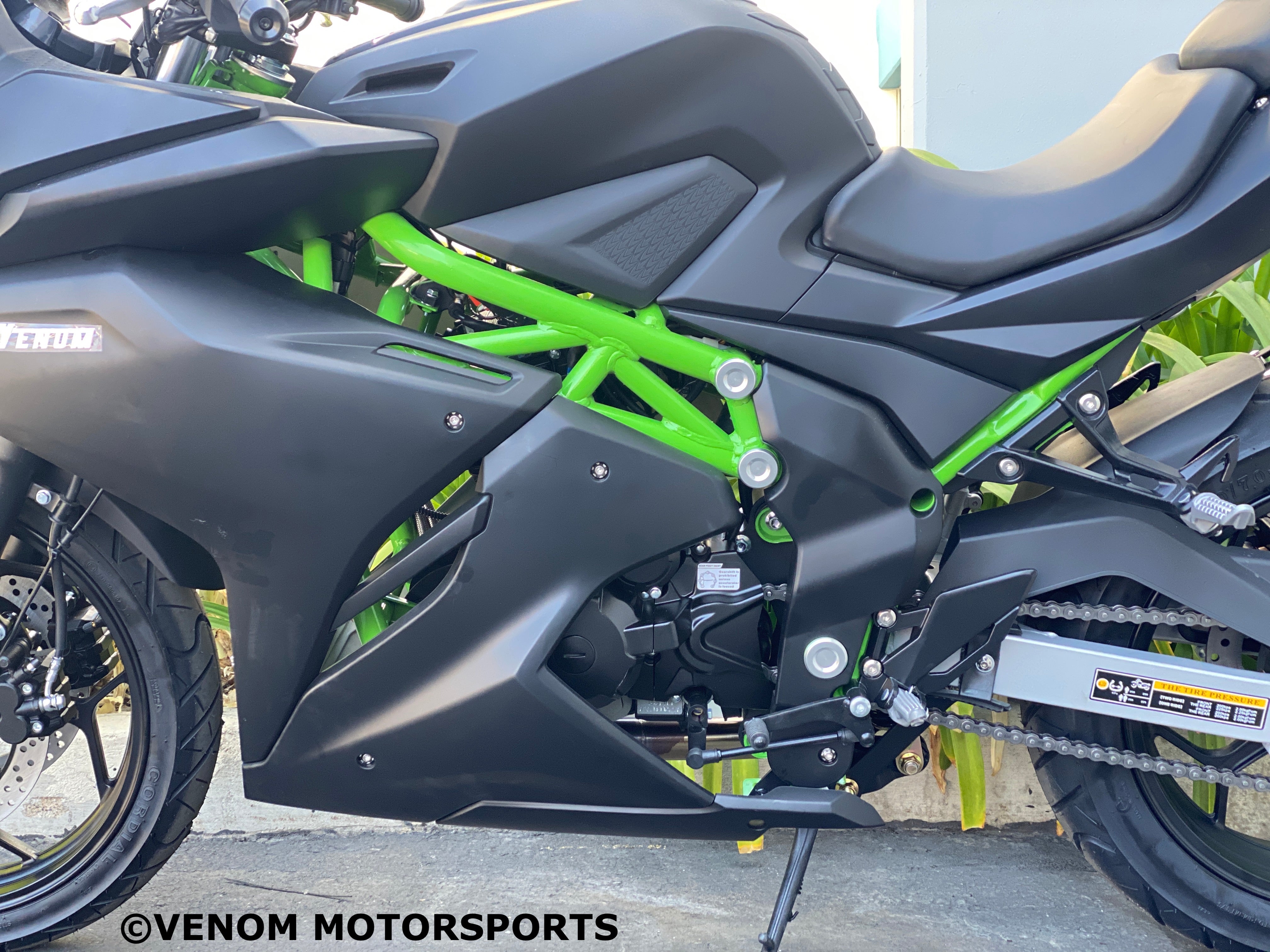 Venom x22R MAX 250cc Fuel Injected 6-Speed Motorcycle - Perfect for Commuting & Adventure Riding