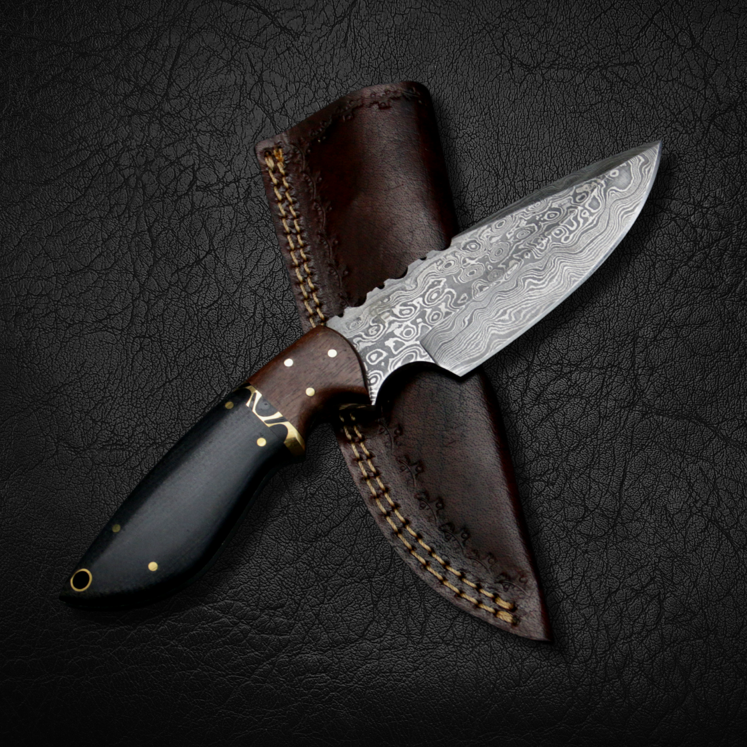 Premium Quanah Damascus Steel Hunting Knife - Handcrafted Outdoor Survival Knife for Camping, Bushcraft & Hunting | Razor Sharp Blade with Ergonomic Handle