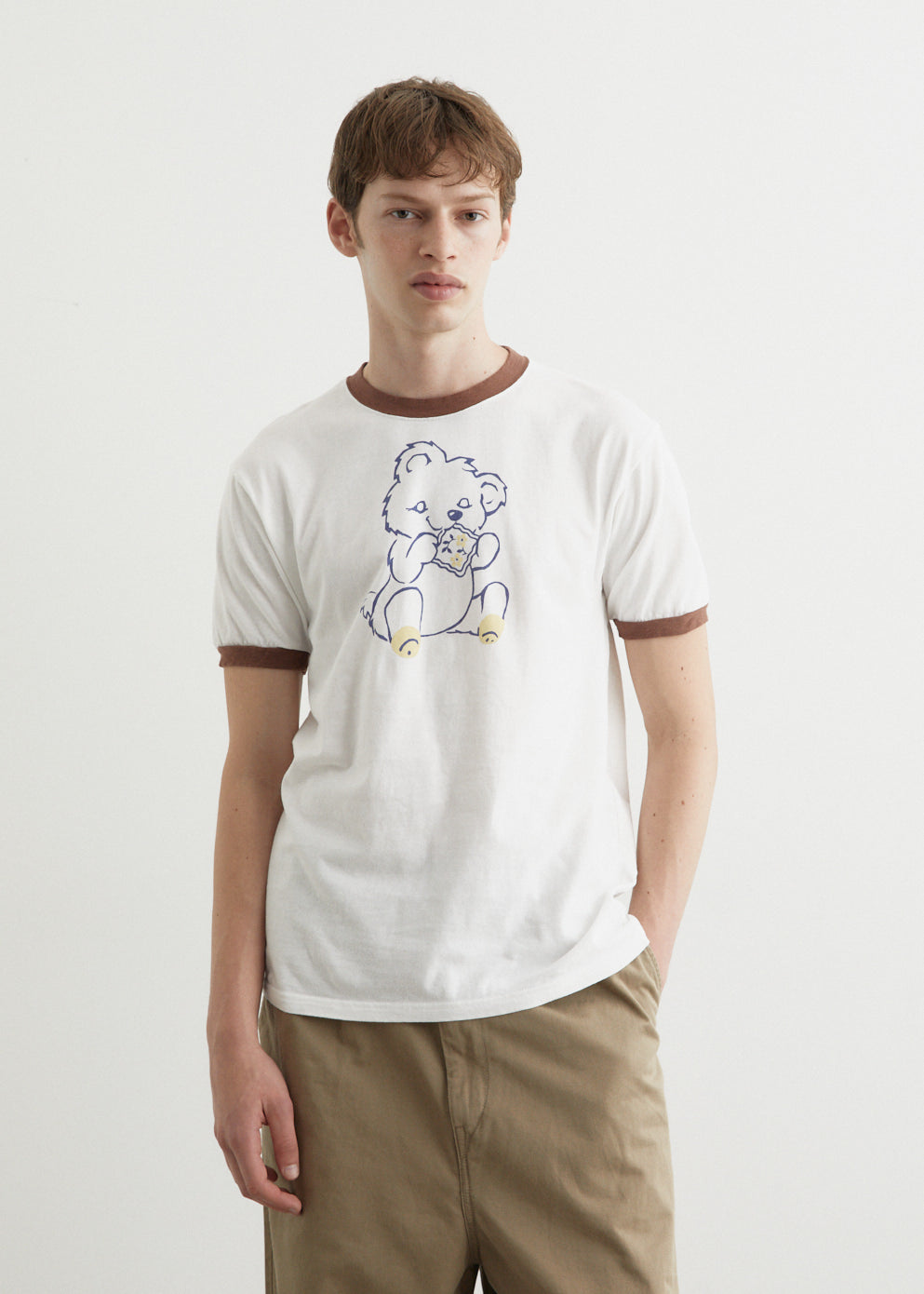 20/ Jersey RINGER T-Shirt 'Peckish Little Bear' - Vintage Style Graphic Tee for Men & Women - Perfect for Casual Wear, Street Fashion & Gifts