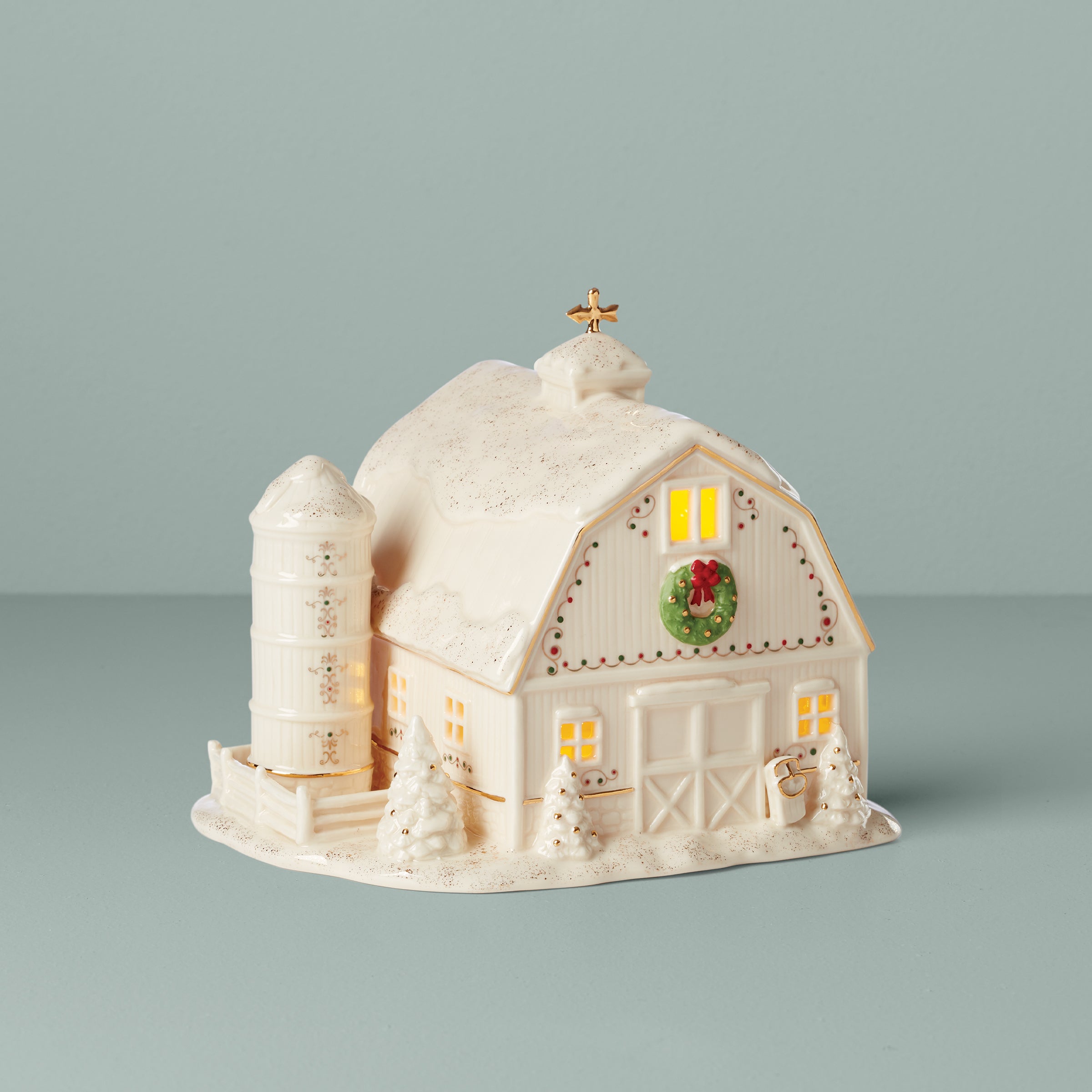 Christmas Mistletoe Park Lit Barn Figurine - Holiday Home Decor for Tabletop, Mantel, and Christmas Village Display