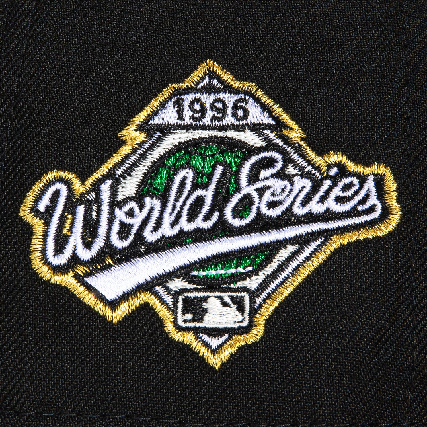 New Era 59Fifty Suede Visor New York Yankees 1996 World Series Patch Hat - Black & Tan - Official MLB Baseball Cap for Men & Women - Perfect for Games, Collecting & Streetwear Fashion