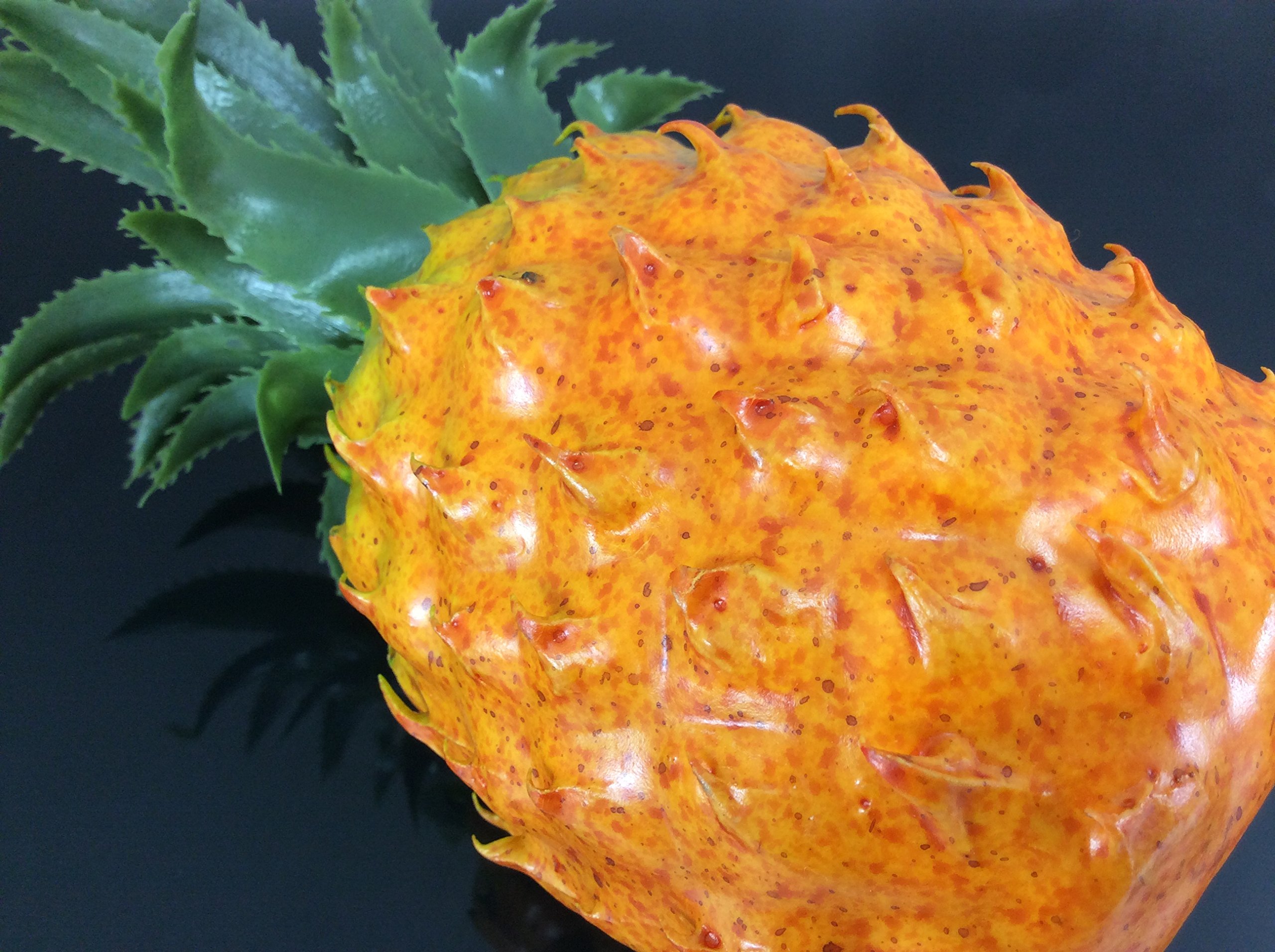 Lifelike Artificial Pineapple Fruit - Realistic Fake Pineapple Decor for Home, Kitchen, Cabinet - Clay Simulation Fruit for Table Centerpiece, Party Decor, and Tropical Themed Displays