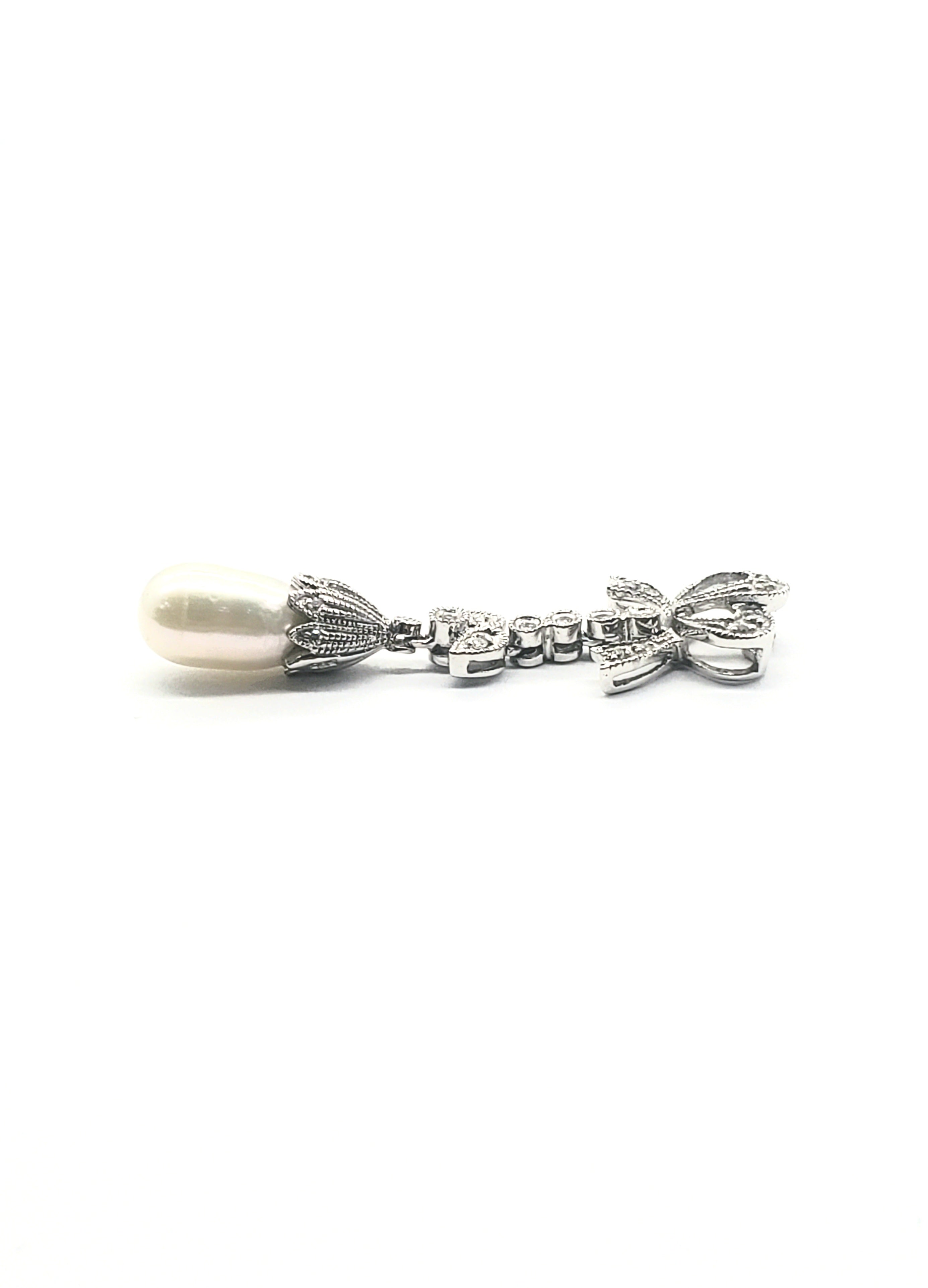 14k Gold Diamond & Pearl Bow Pendant Necklace - Elegant Jewelry Gift for Women, Perfect for Valentine's Day, Anniversary & Special Occasions