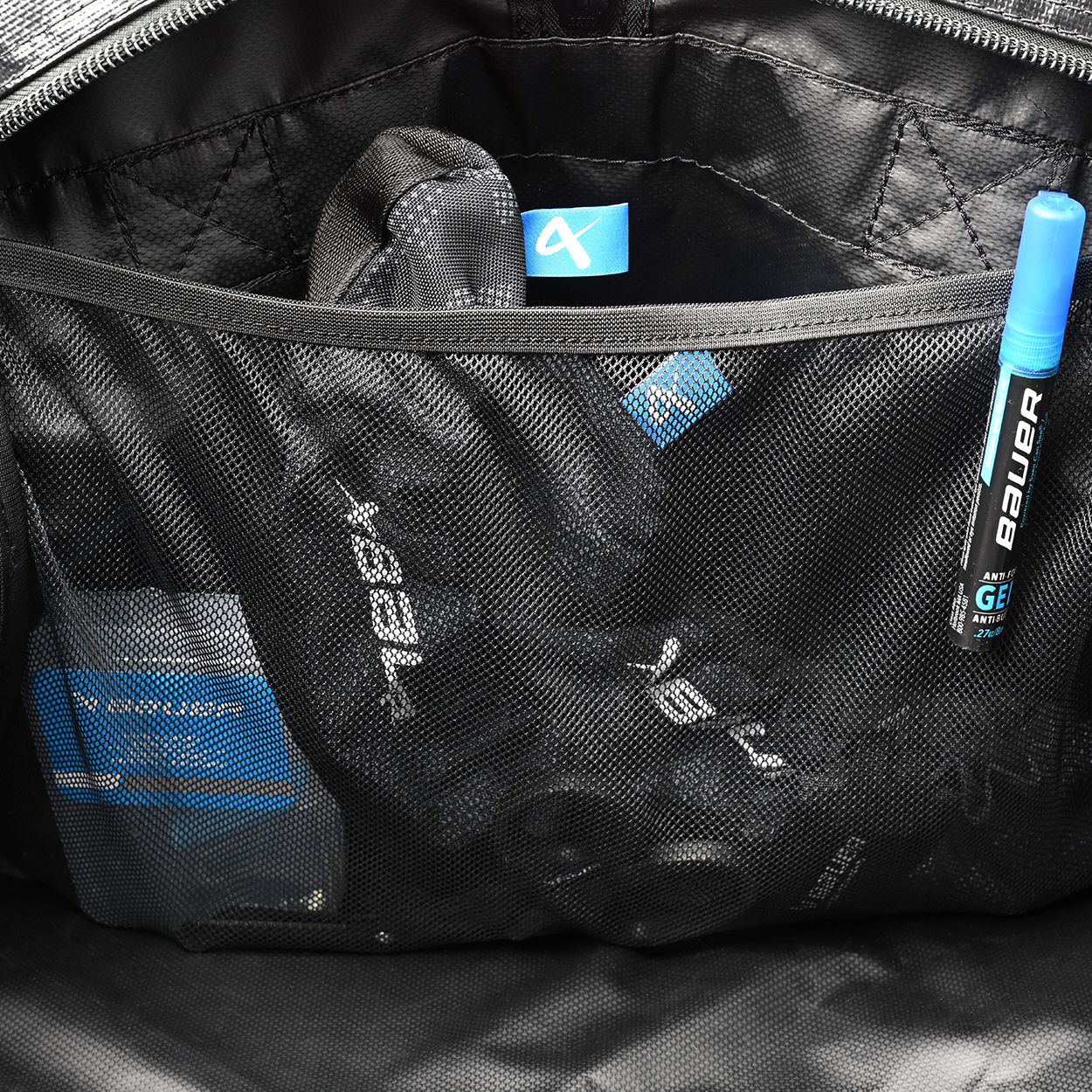 Bauer Pro Hockey Carry Bag - Durable Hockey Equipment Bag for Players & Coaches - Perfect for Travel, Games & Practice