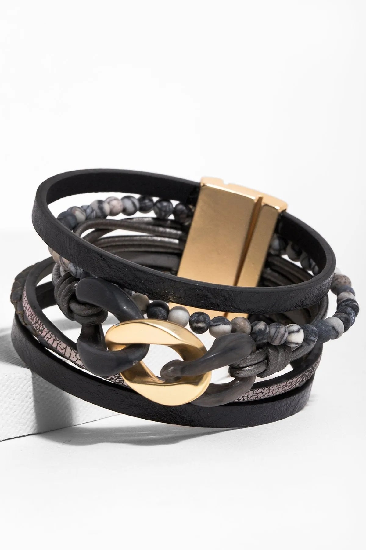 Chunky Curb Chain Leather Bracelet for Women - Stylish Adjustable Leather Wrap Bracelet with Metal Chain - Perfect for Casual Wear, Boho Fashion & Everyday Accessories