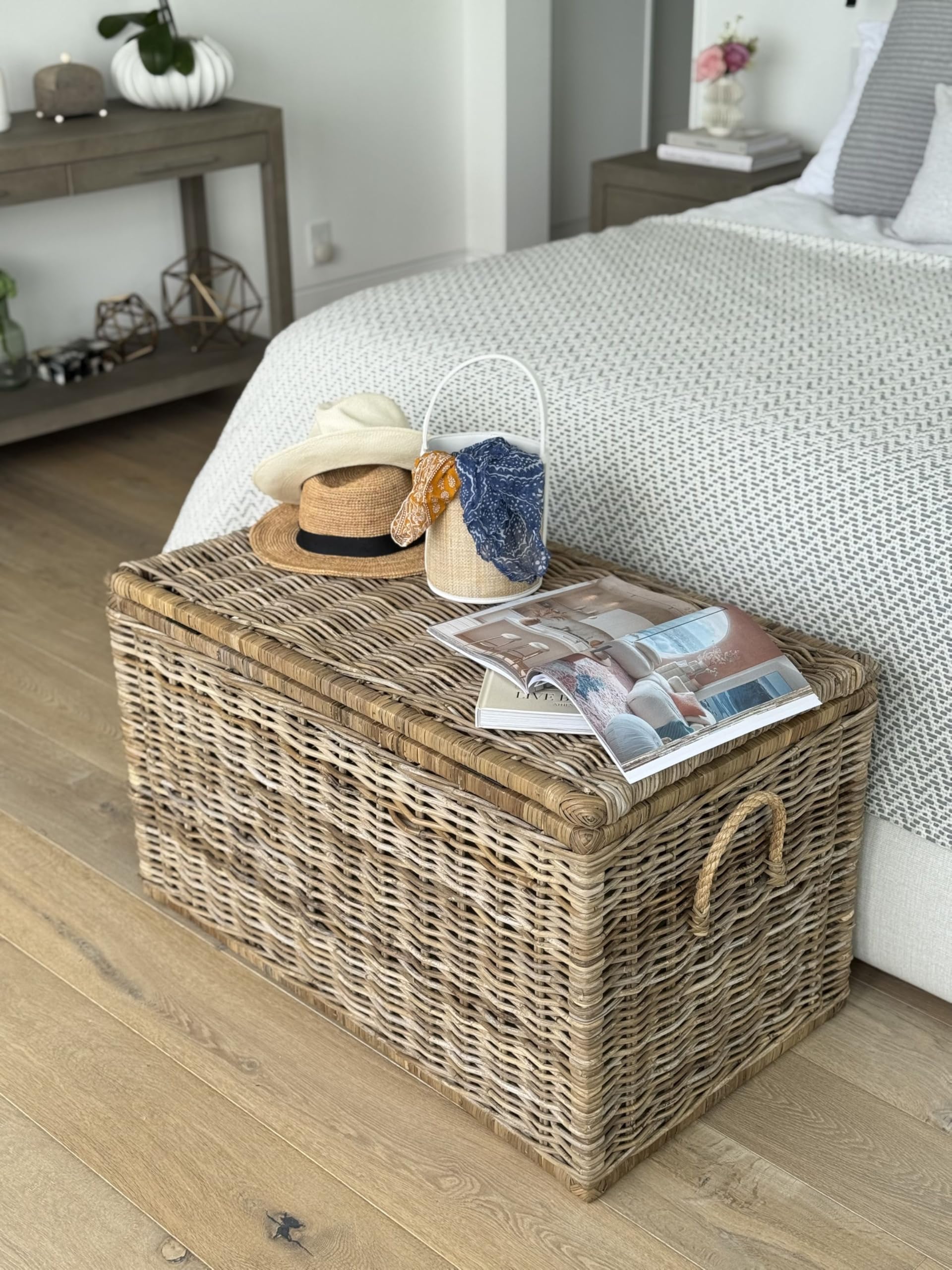 Kouboo Large Rattan Storage Trunk with Lid - Woven Decorative Basket for Blankets, Toys & Home Organization - Perfect for Living Room, Bedroom & Nursery Storage