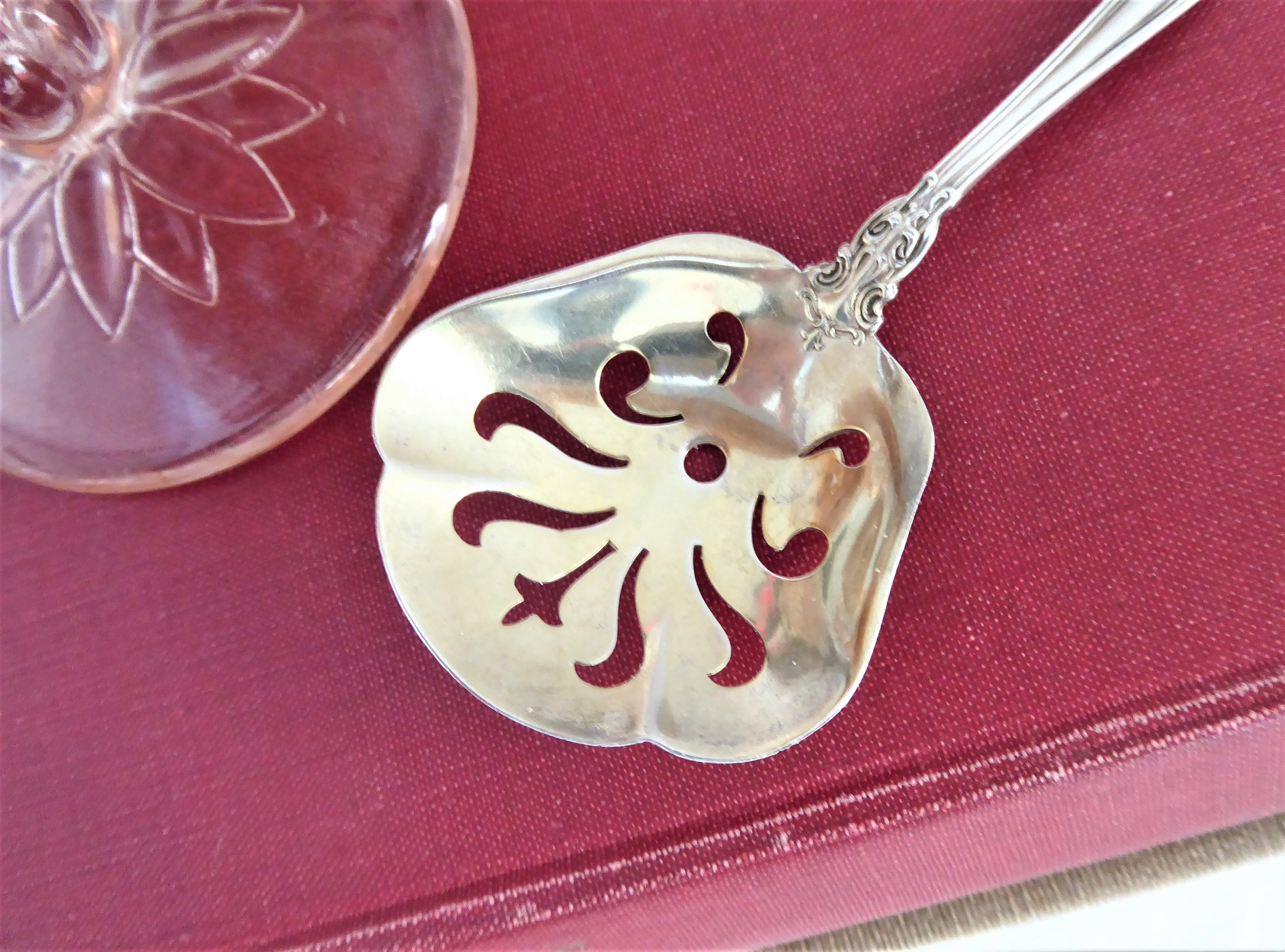 Gorham Chantilly Sterling Silver Bon Bon Spoon with Monogram Initial R - Elegant Nut Spoon for Afternoon Tea, Bridal Shower & Wedding Gifts