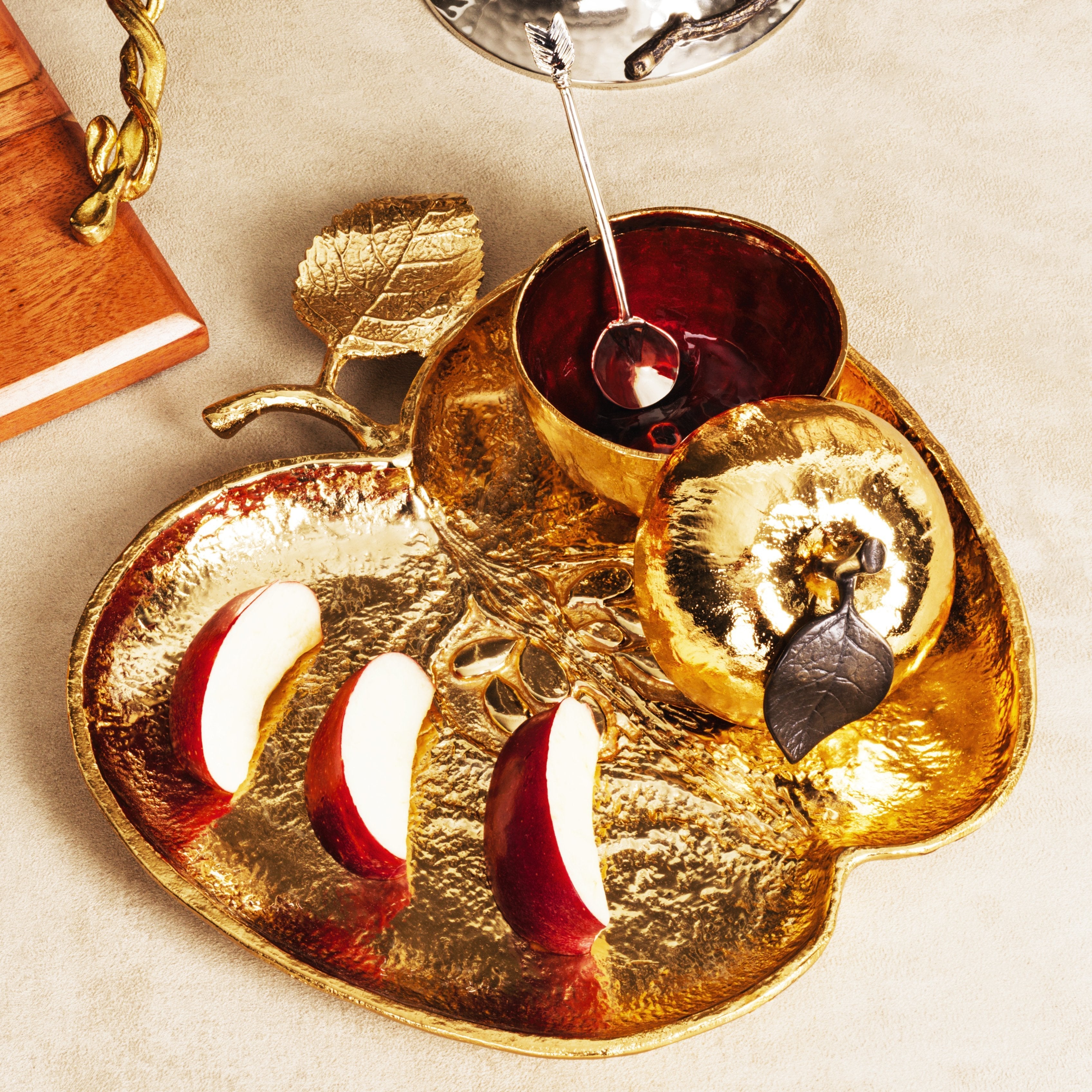 Apple Plate - Premium Ceramic Fruit Serving Dish for Healthy Snacks, Desserts & Party Platters - Perfect for Home, Kitchen & Entertaining