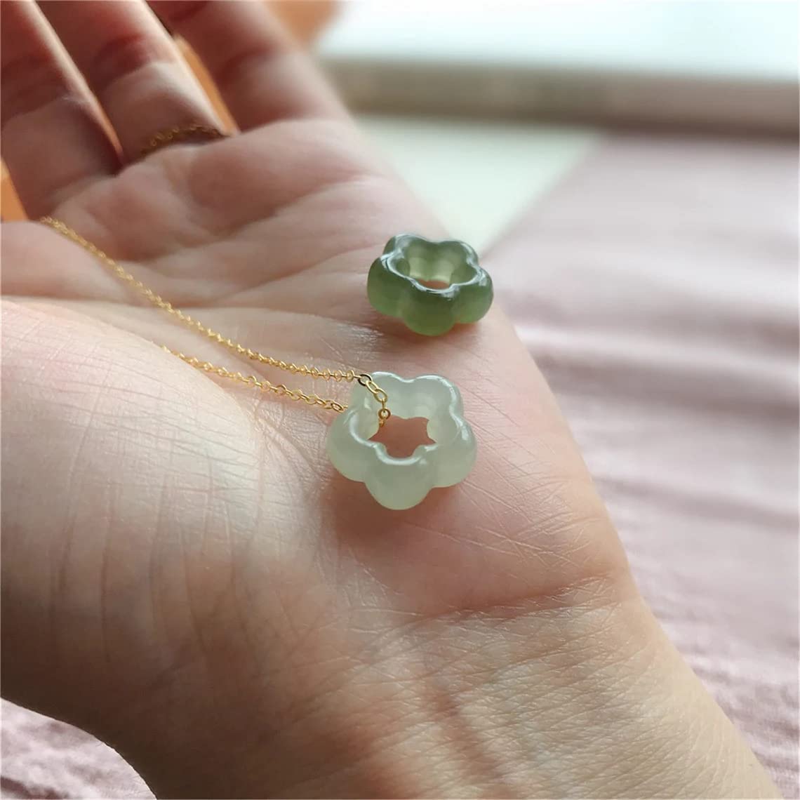 Elegant Women's Natural Green Jade Crystal Necklace - Star Donut Gemstone Choker with 16