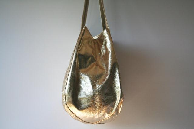 Stylish Metallic Gold Papaya Bag for Women - Trendy Crossbody Purse for Parties, Travel & Everyday Use