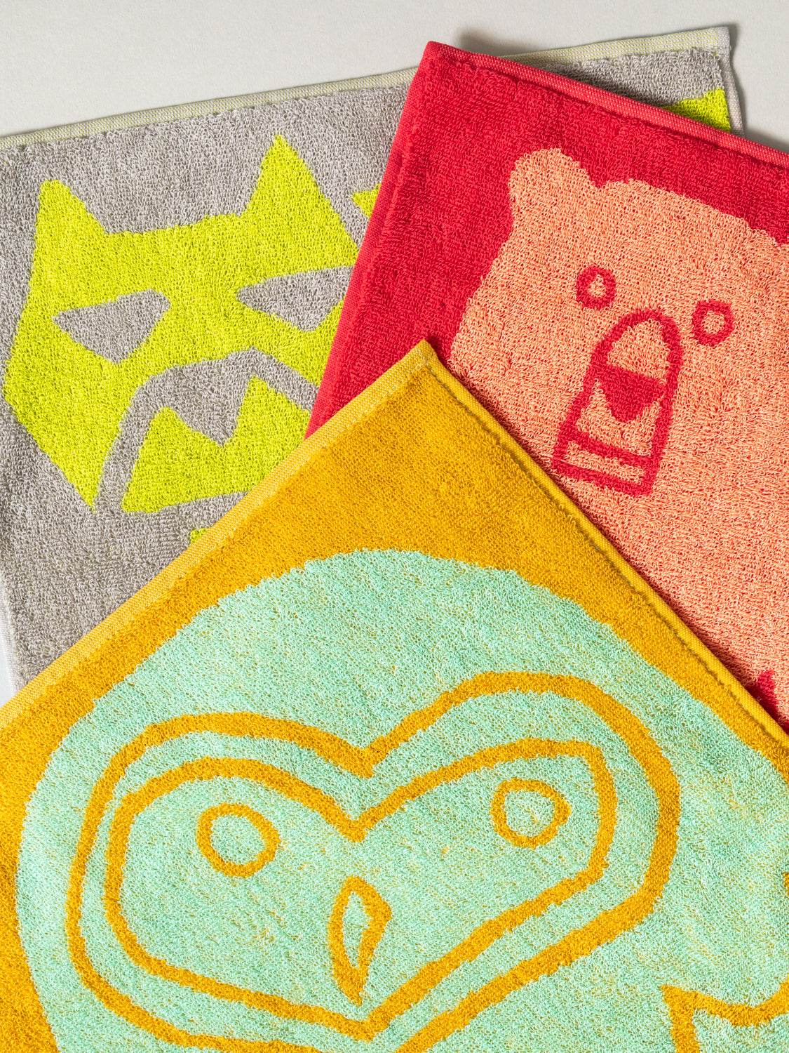 Soft and Absorbent Animal Towels for Kids - Cute Cartoon Design, Limited Colors - Perfect for Bath Time, Beach, and Pool Fun