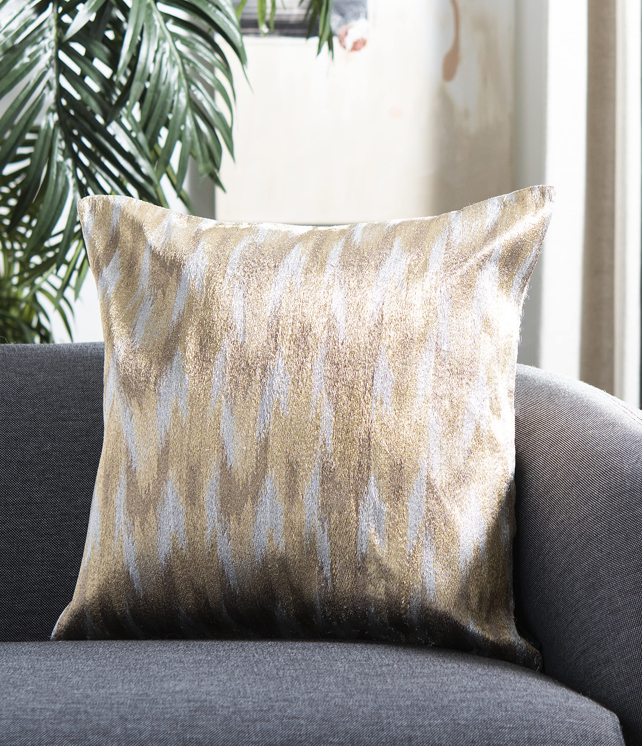 Safavieh Boho Chic Metallic Silver Throw Pillows 20x20 Inches - Set of 2 Decorative Cushions for Living Room Sofa, Bedroom & Home Decor