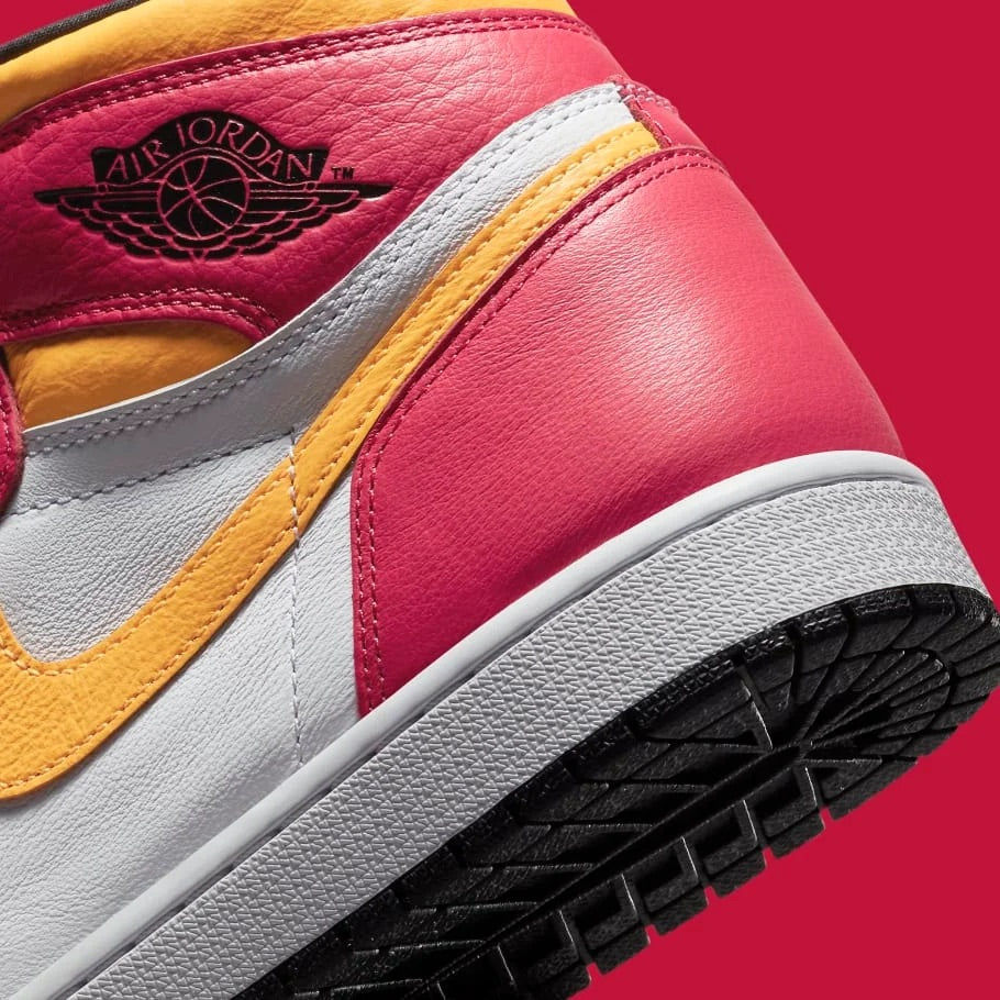 Air Jordan 1 High Retro OG Sneakers - Light Fusion Red & Black Basketball Shoes for Men - Perfect for Streetwear, Casual Wear & Sneaker Collection