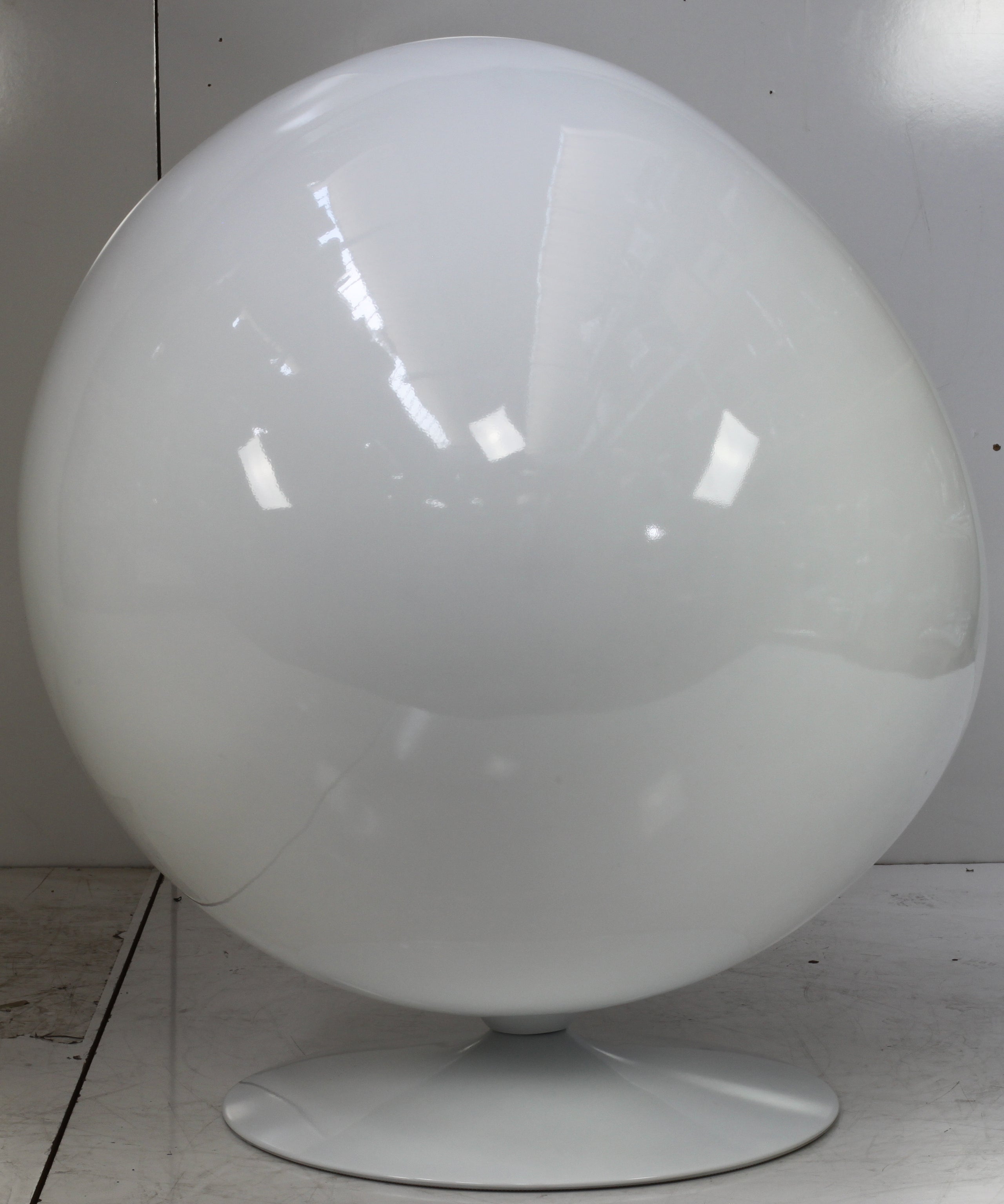Original Eero Aarnio Ball Chair - Modern Egg-Shaped Lounge Chair with Swivel Base - Perfect for Living Room, Office or Reading Nook - Mid-Century Inspired Design Furniture for Home Decor