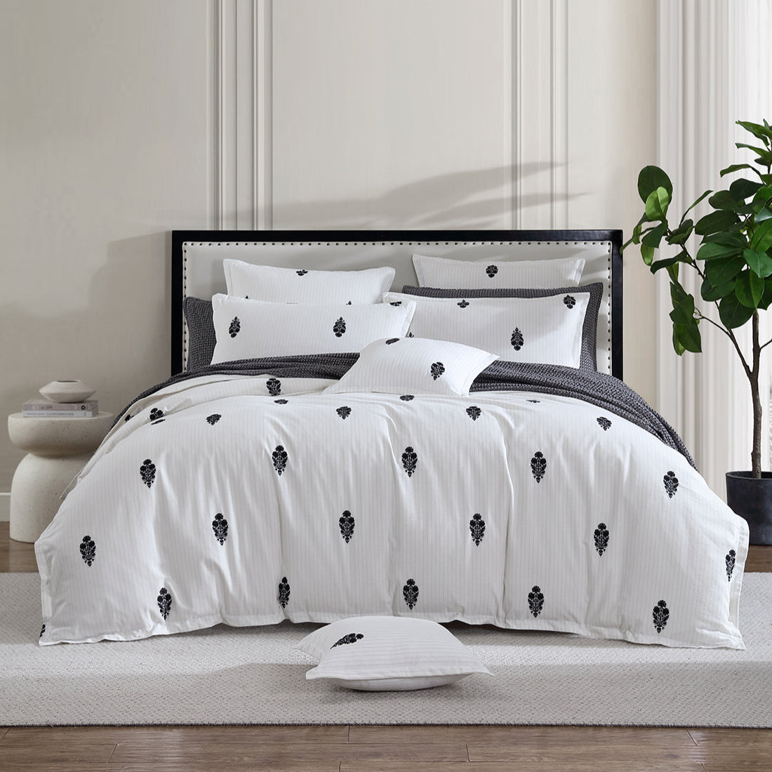 Premium Khari Charcoal Quilt Cover Set - Soft & Stylish Bedding Set with Pillowcases - Perfect for Master Bedroom, Guest Room & Luxury Hotels (Queen/King Size)