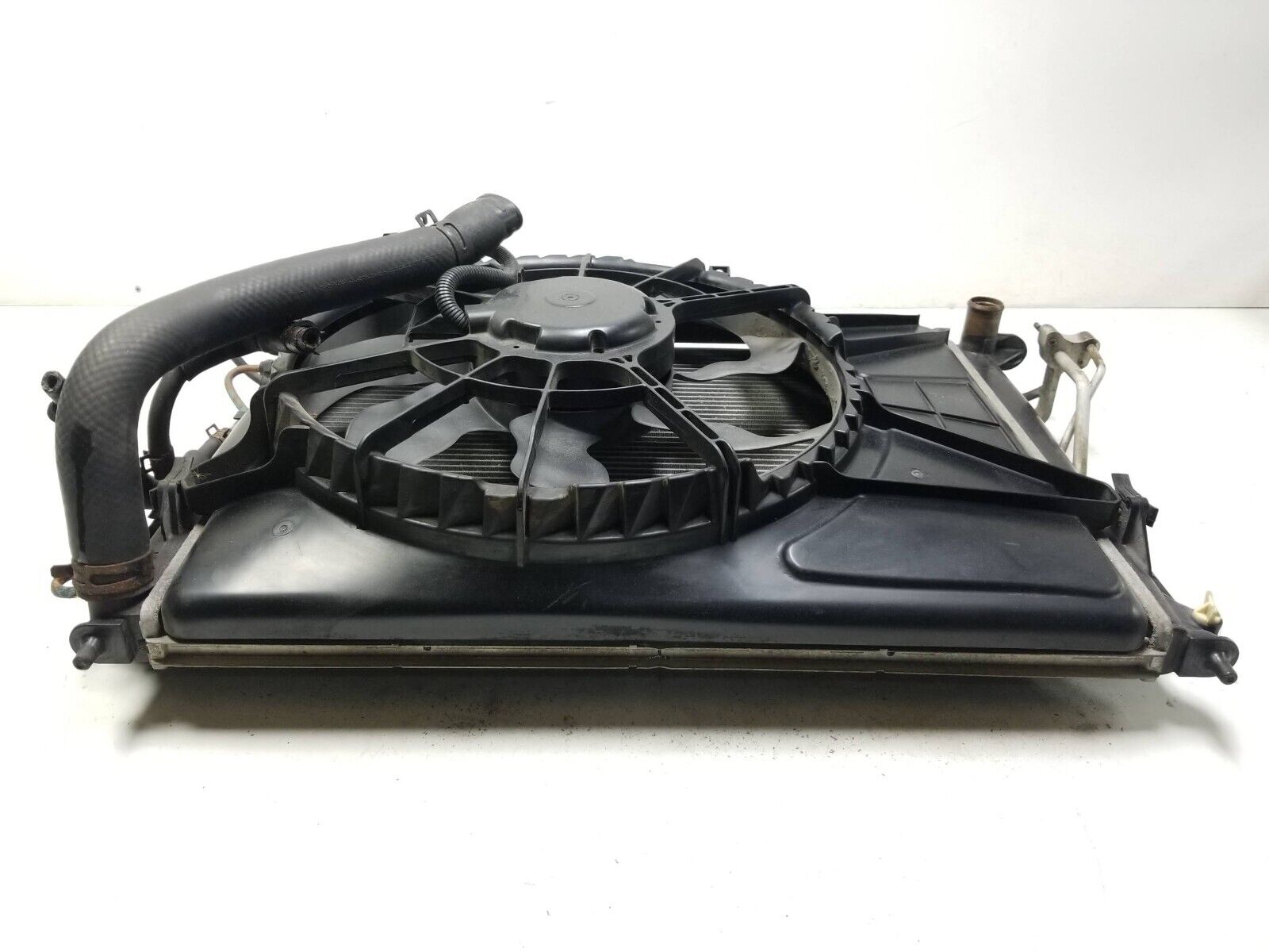 2006-2010 Hyundai Azera Radiator Condenser Cooling Fan Assembly 3.8L V6 OEM Replacement - Perfect for Engine Cooling System Repair & Maintenance