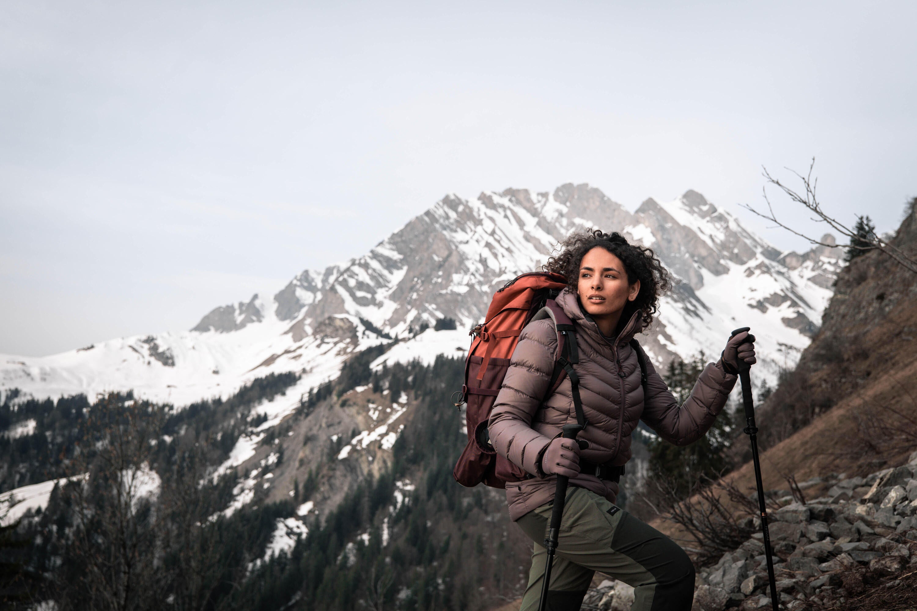 Simond Women's MT100 Easyfit 50L Backpacking Pack - Lightweight Hiking Backpack for Women with Adjustable Straps - Perfect for Camping, Trekking & Outdoor Adventures