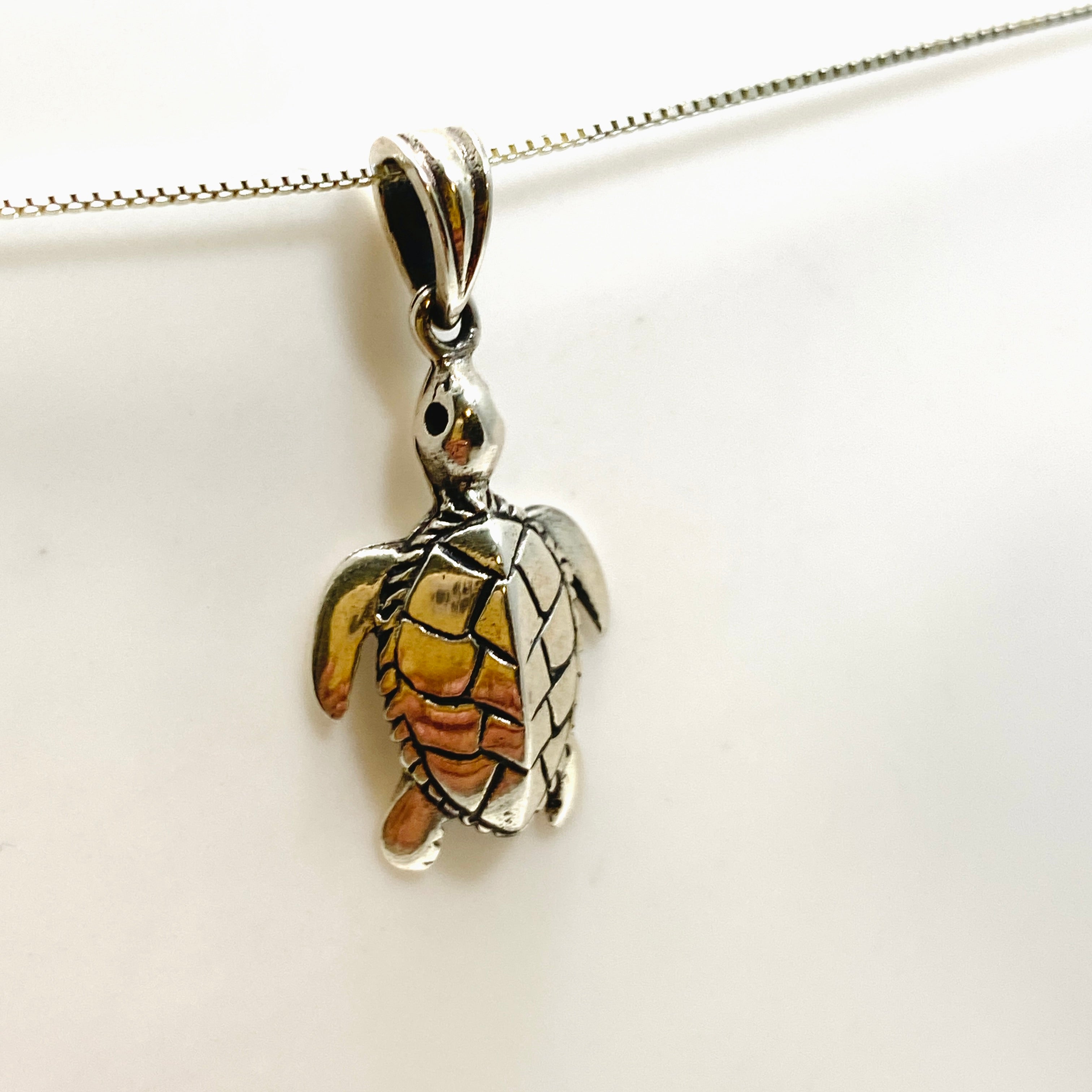 925 Sterling Silver Turtle Pendant Necklace - Elegant Sea Turtle Charm Jewelry for Women - Perfect for Beach Vacations, Gifts & Everyday Wear