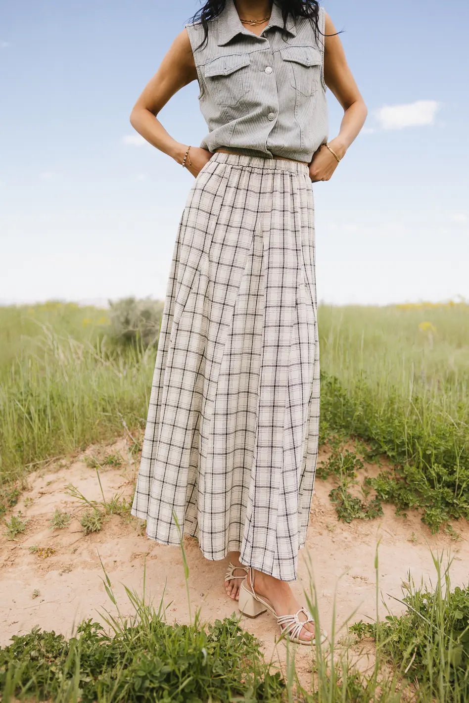 Avril Women's Plaid Maxi Skirt - Classic Tartan Long Skirt with Pockets for Fall & Winter | Perfect for Office, Date Night & Holiday Outfits