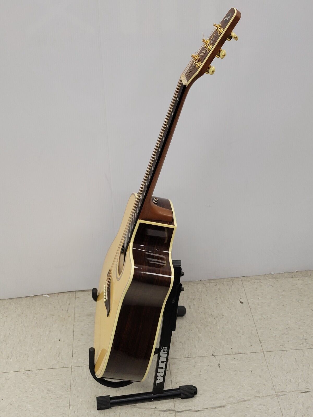 Seagull Artist Studio CMDEL Acoustic Guitar - Premium Handcrafted Guitar for Professional Musicians & Performers - Perfect for Live Shows, Studio Recording & Home Practice